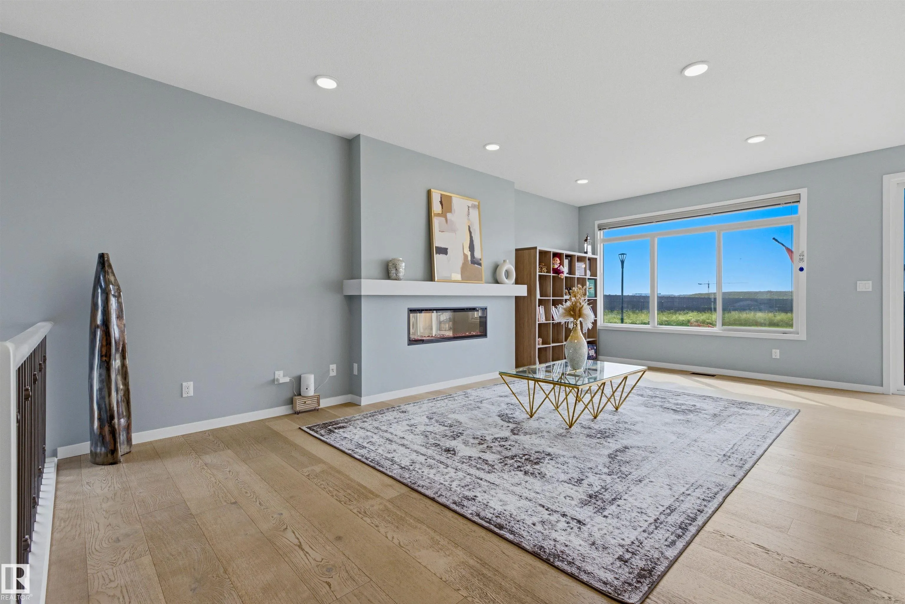 2119 PRICE LANDING