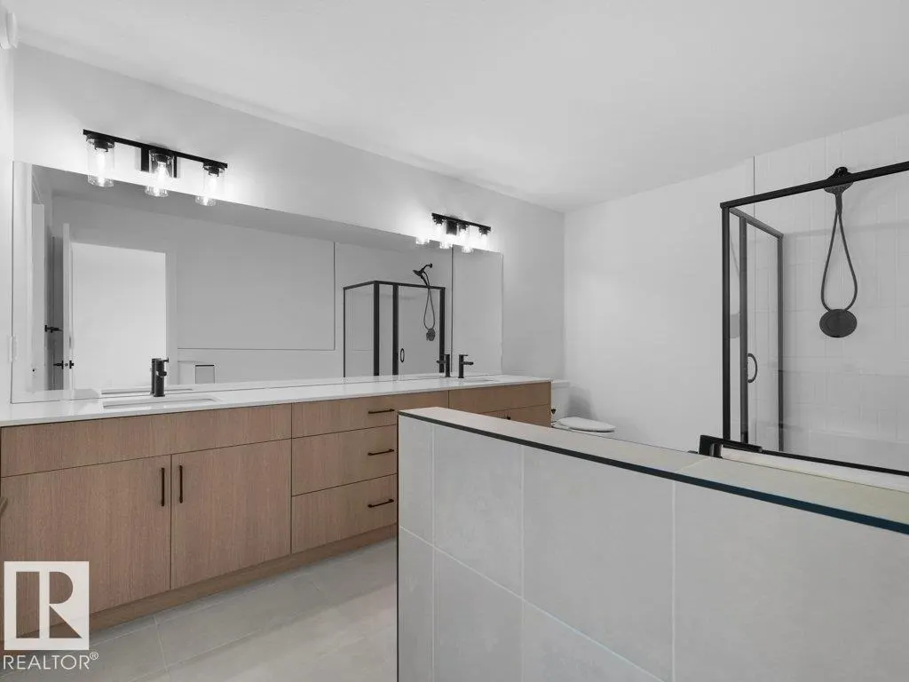 1077 CRISTALL Crescent