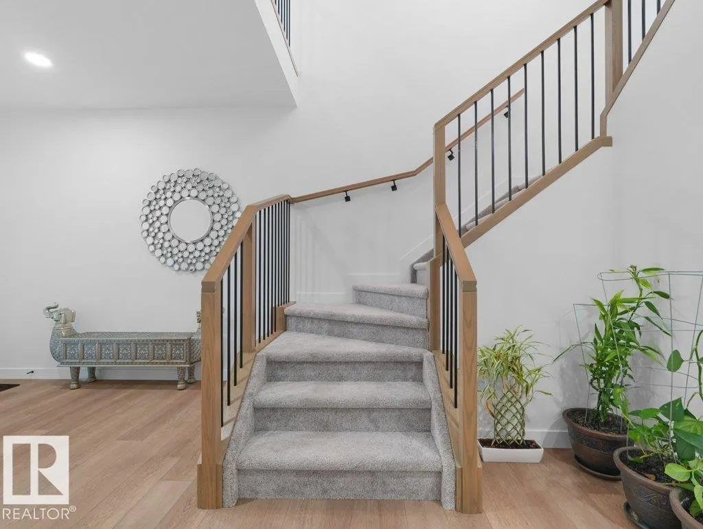 1077 CRISTALL Crescent