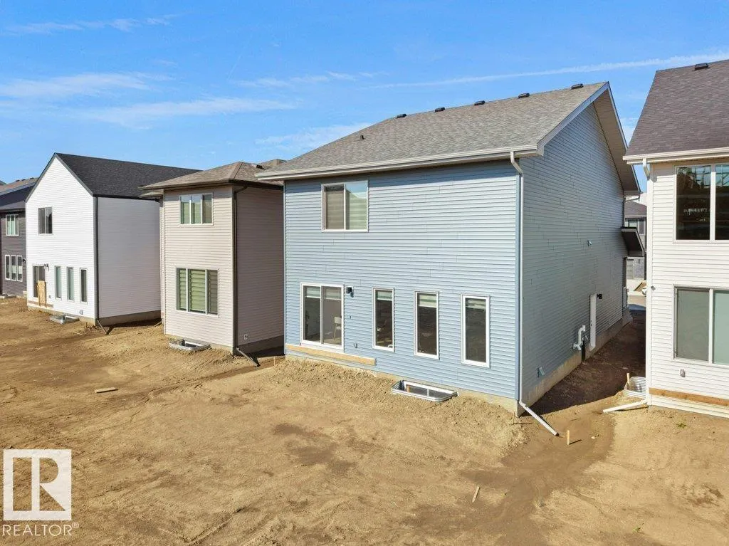1077 CRISTALL Crescent