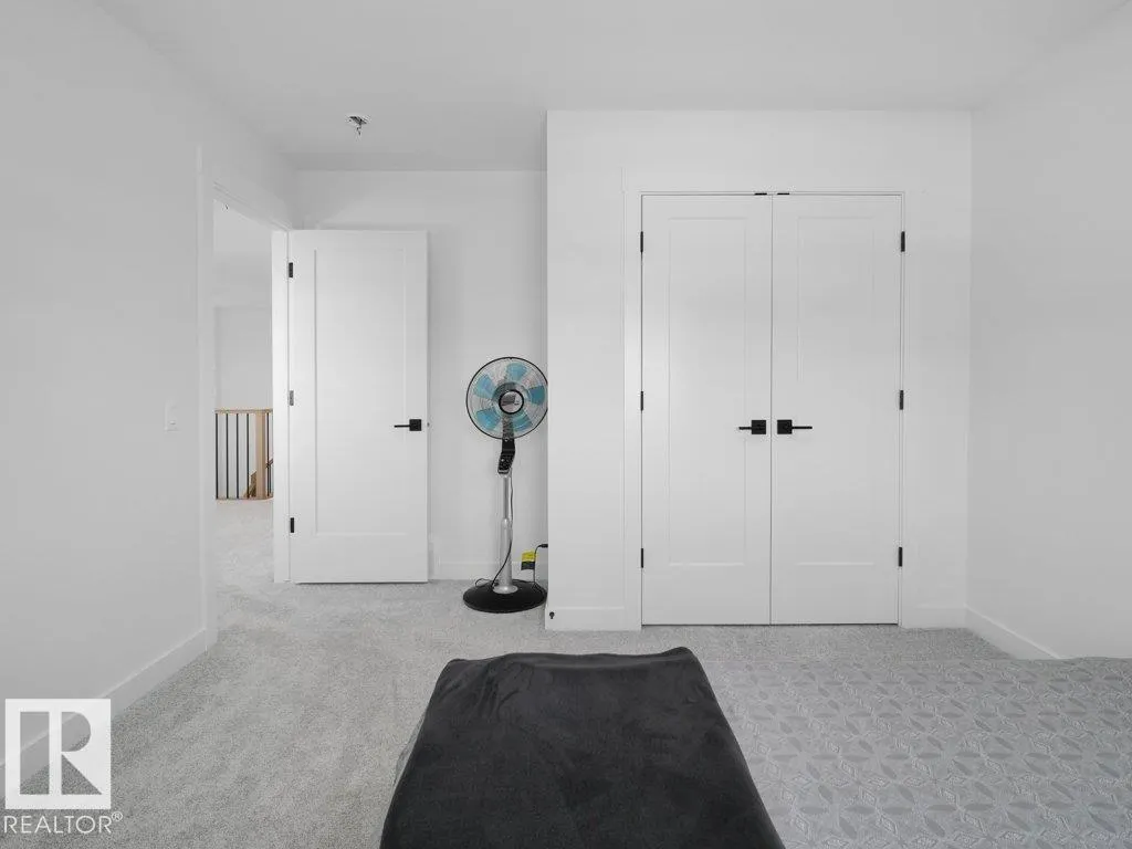 1077 CRISTALL Crescent