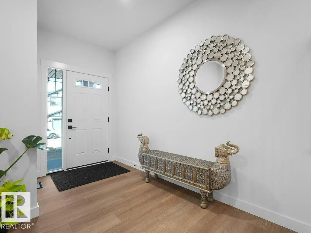 1077 CRISTALL Crescent