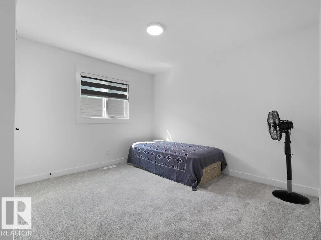 1077 CRISTALL Crescent