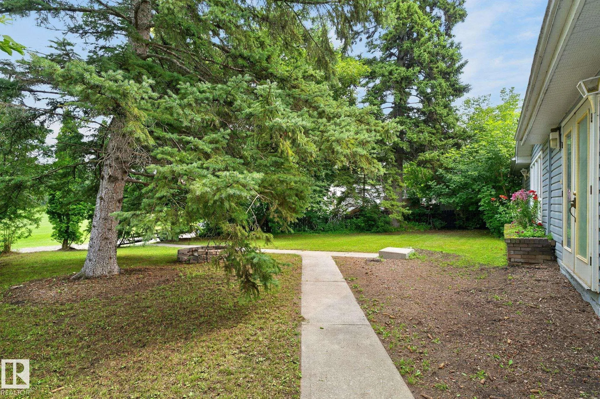 351 Smith Crescent