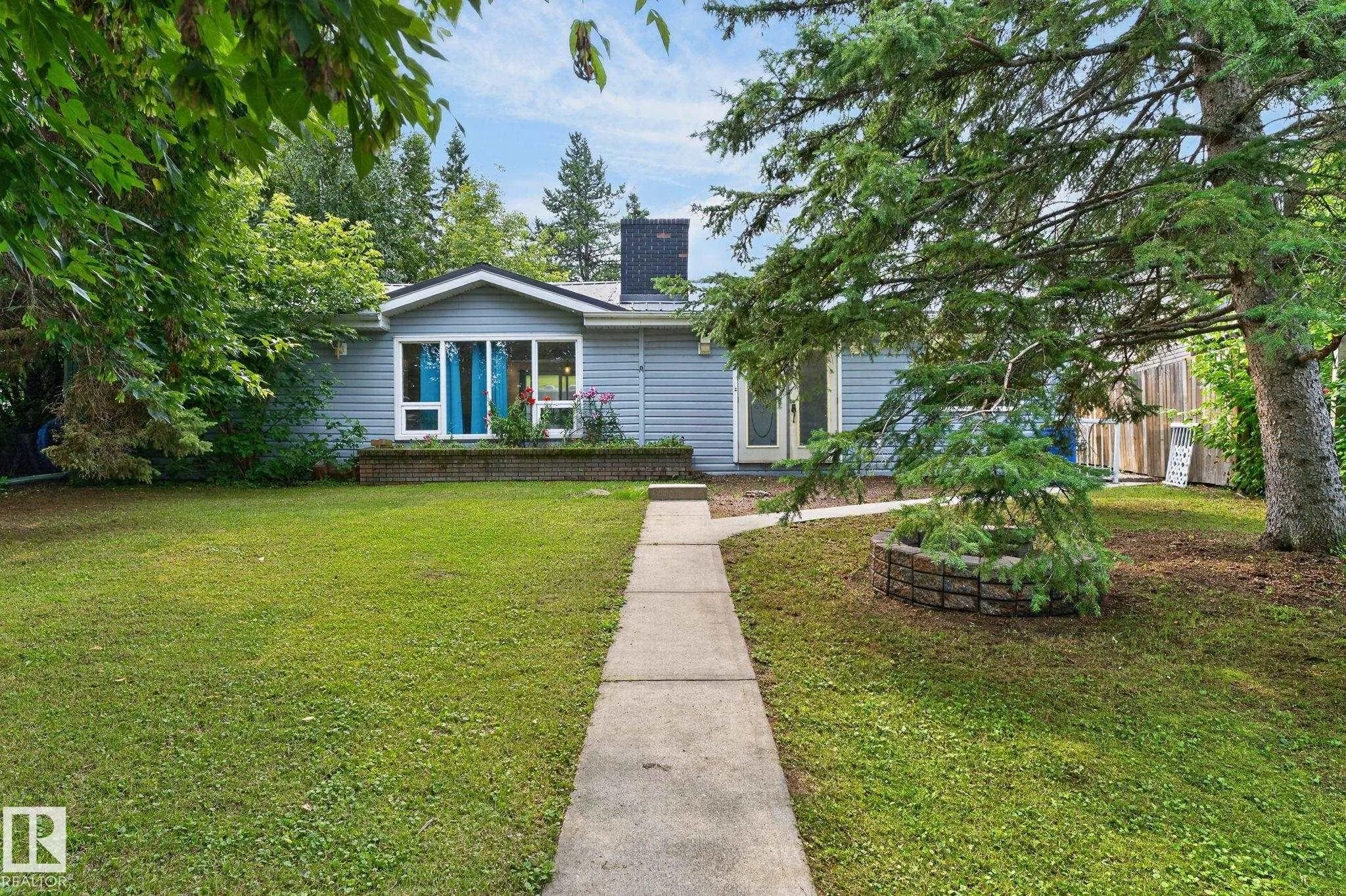 351 Smith Crescent