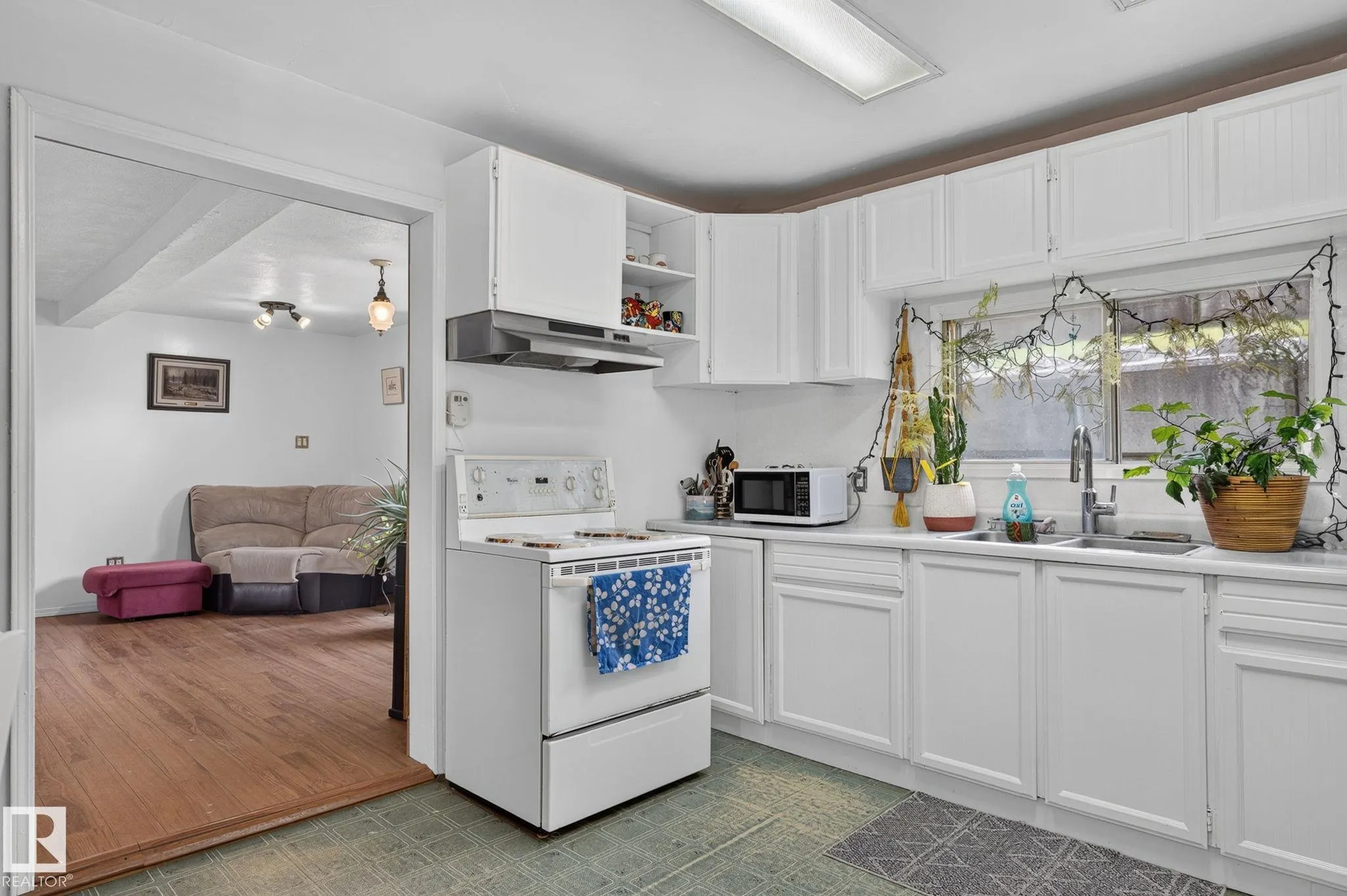 351 Smith Crescent