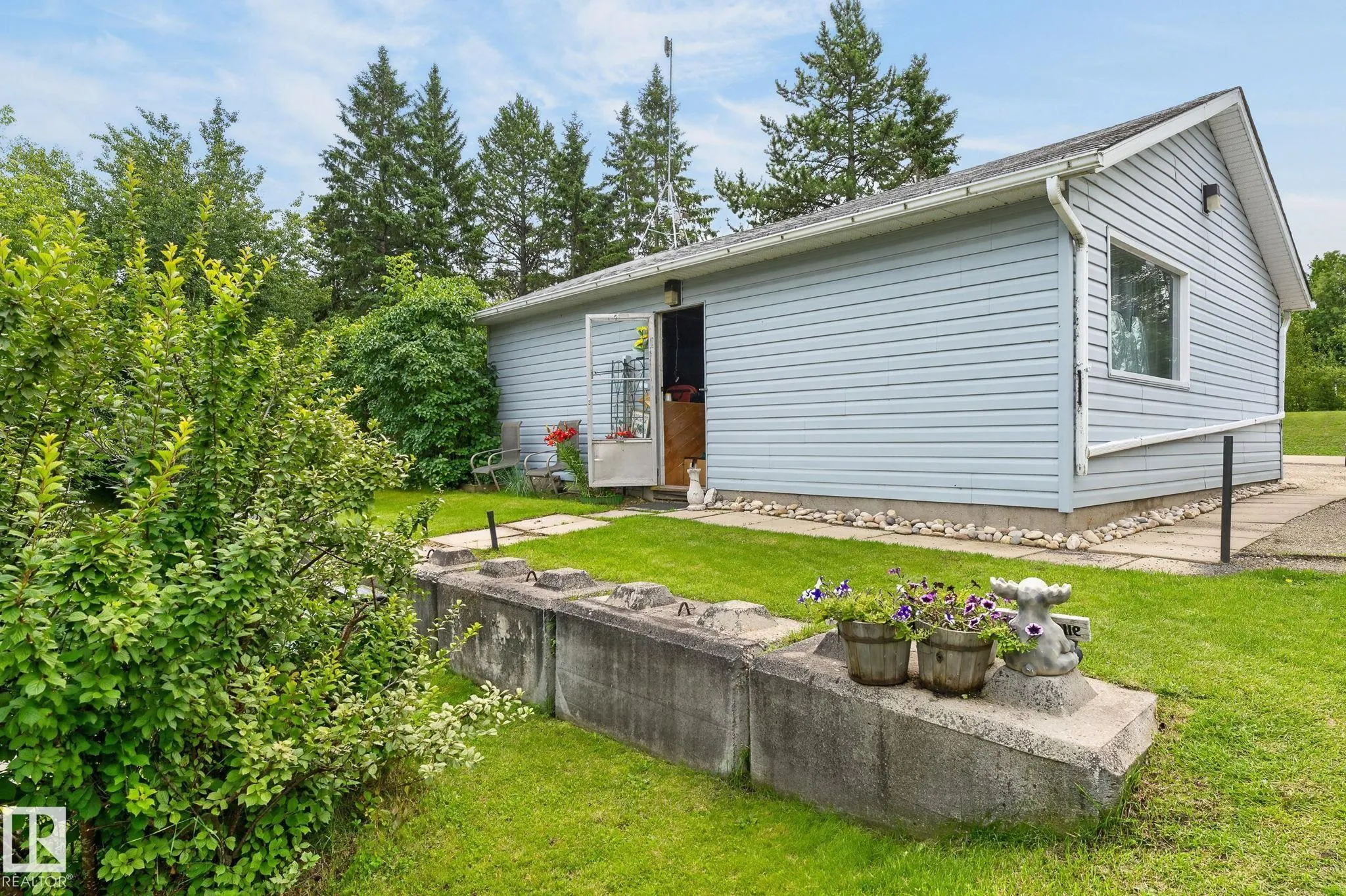 351 Smith Crescent
