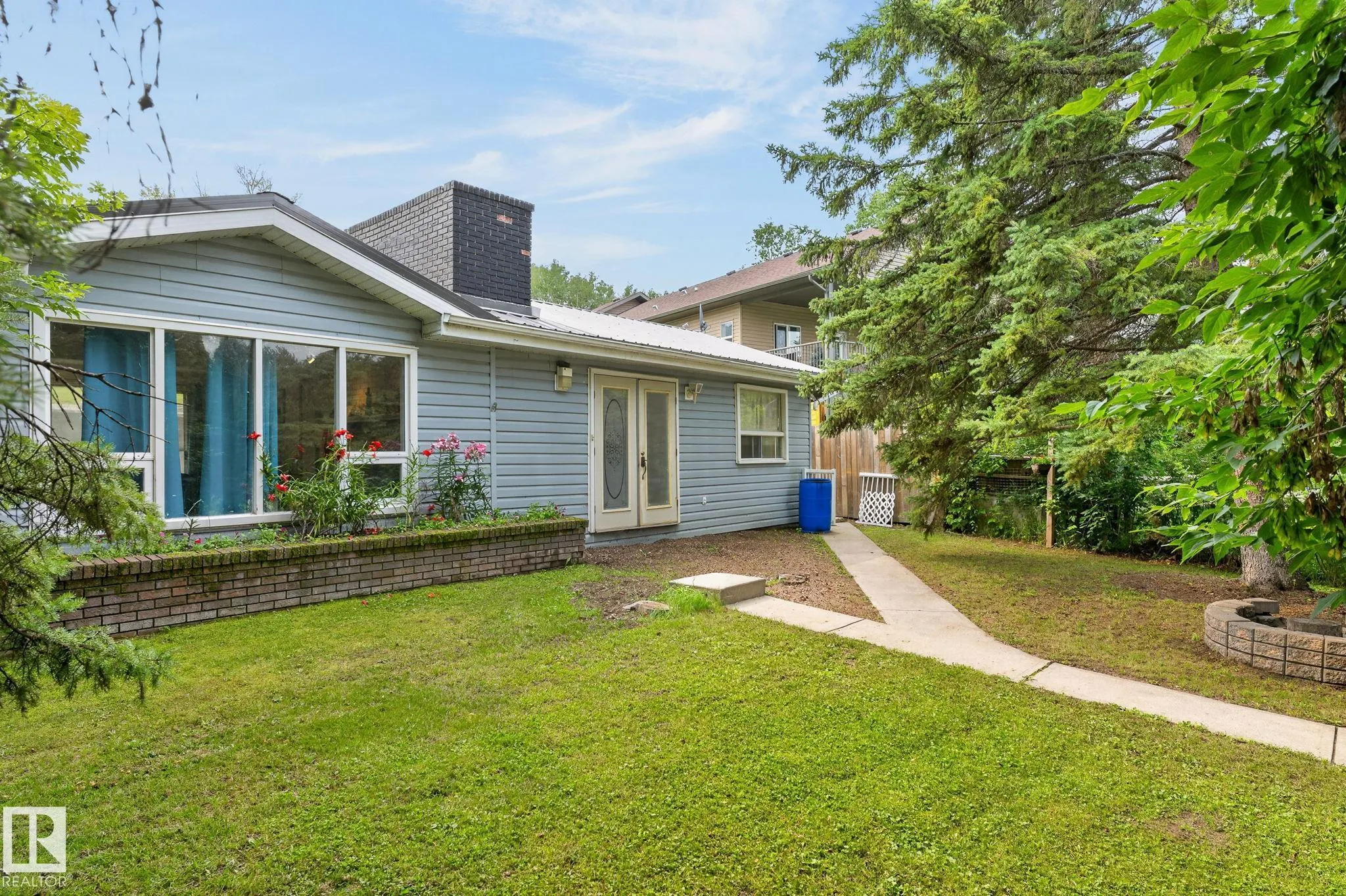 351 Smith Crescent