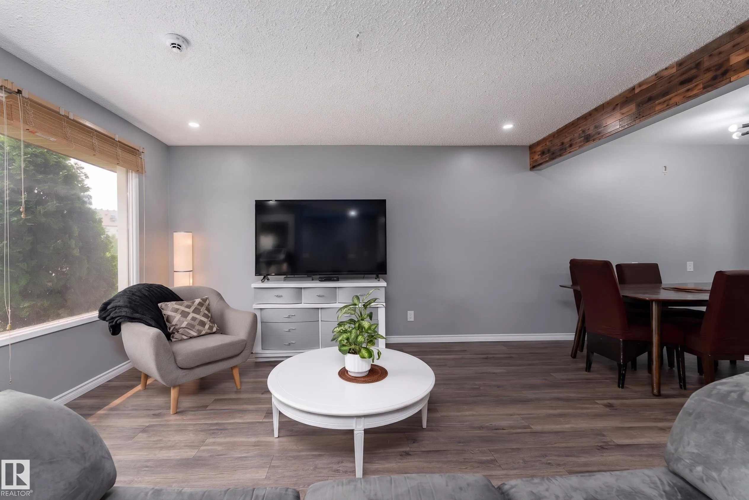 9012 MEADOWLARK Road