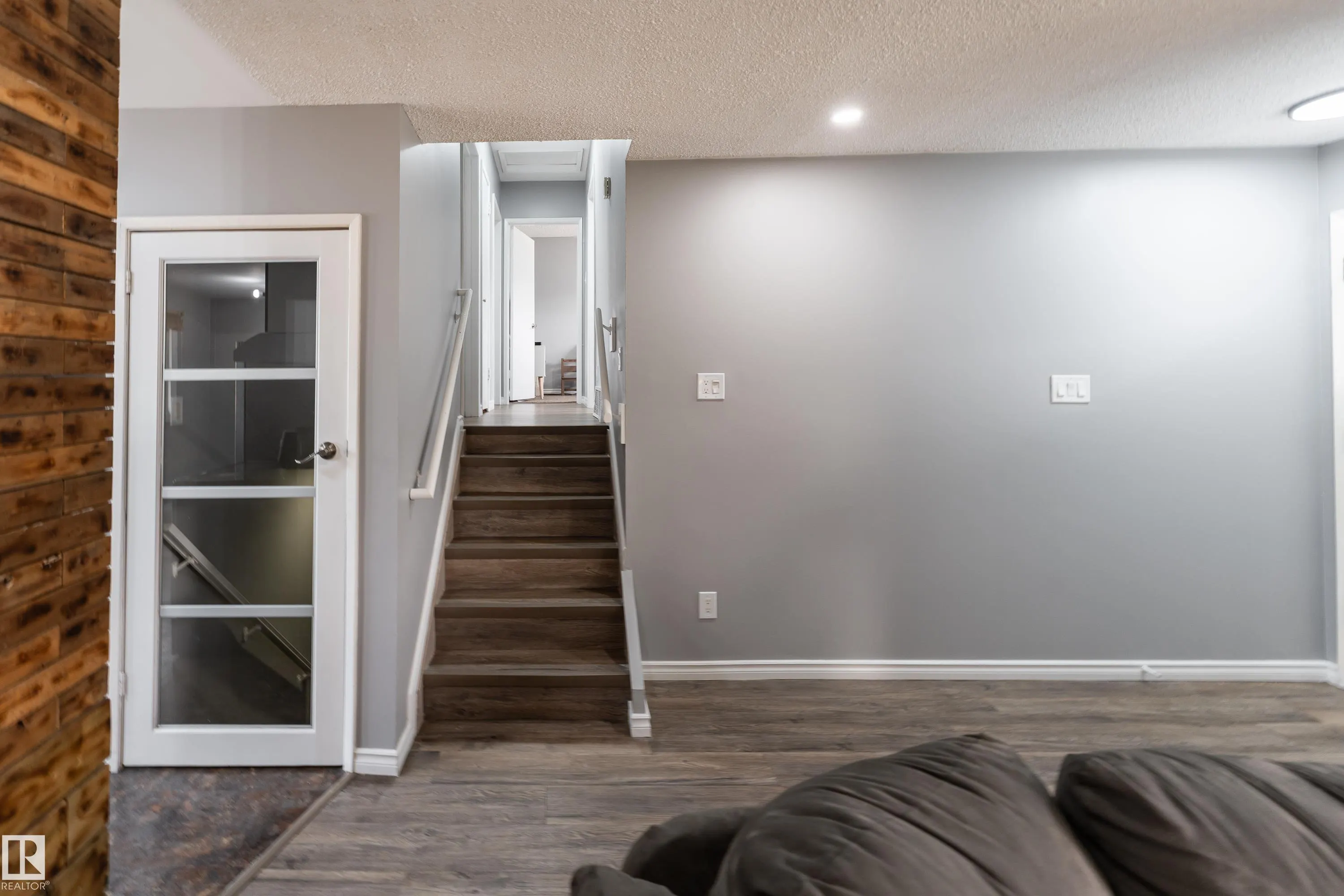 9012 MEADOWLARK Road