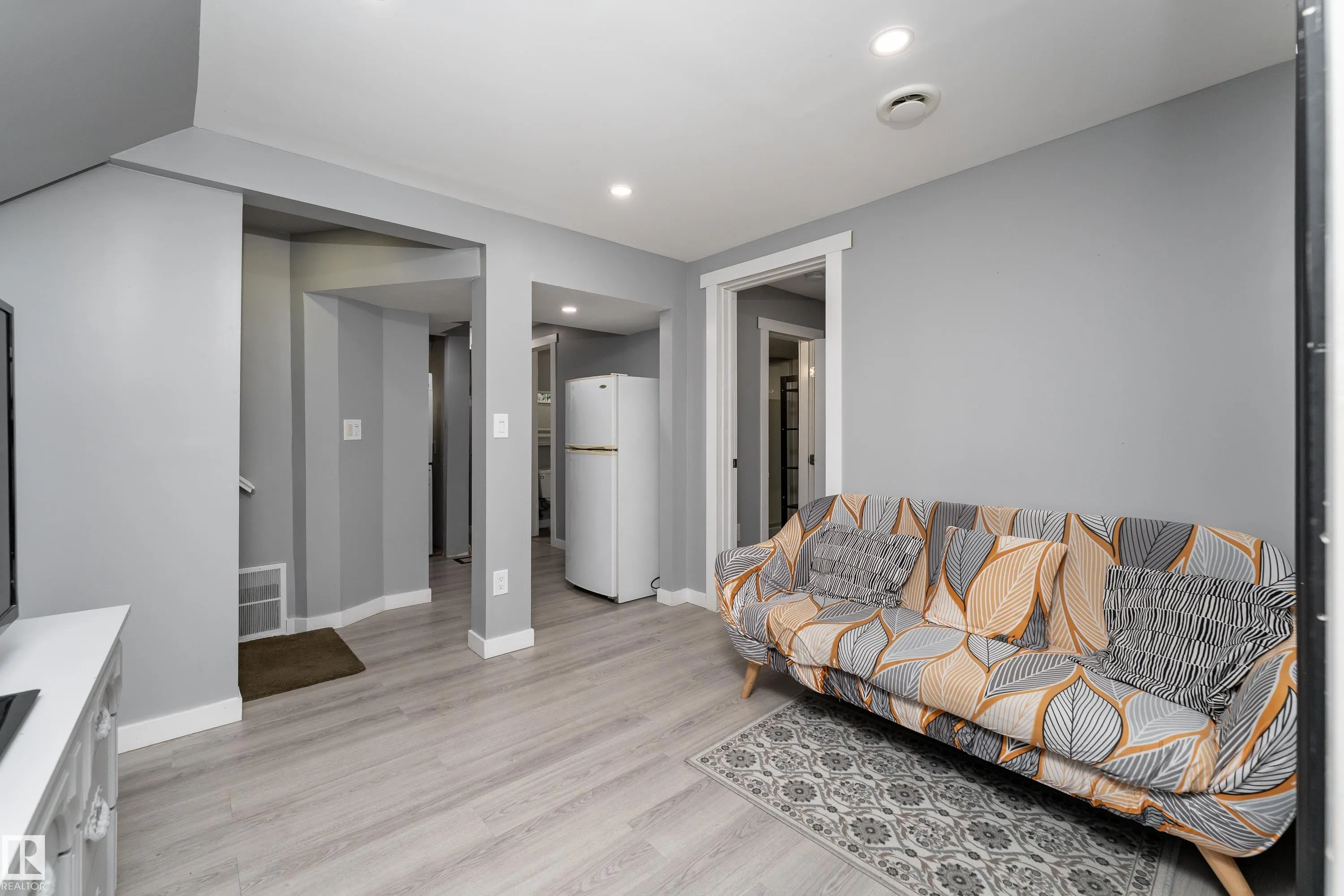 9012 MEADOWLARK Road