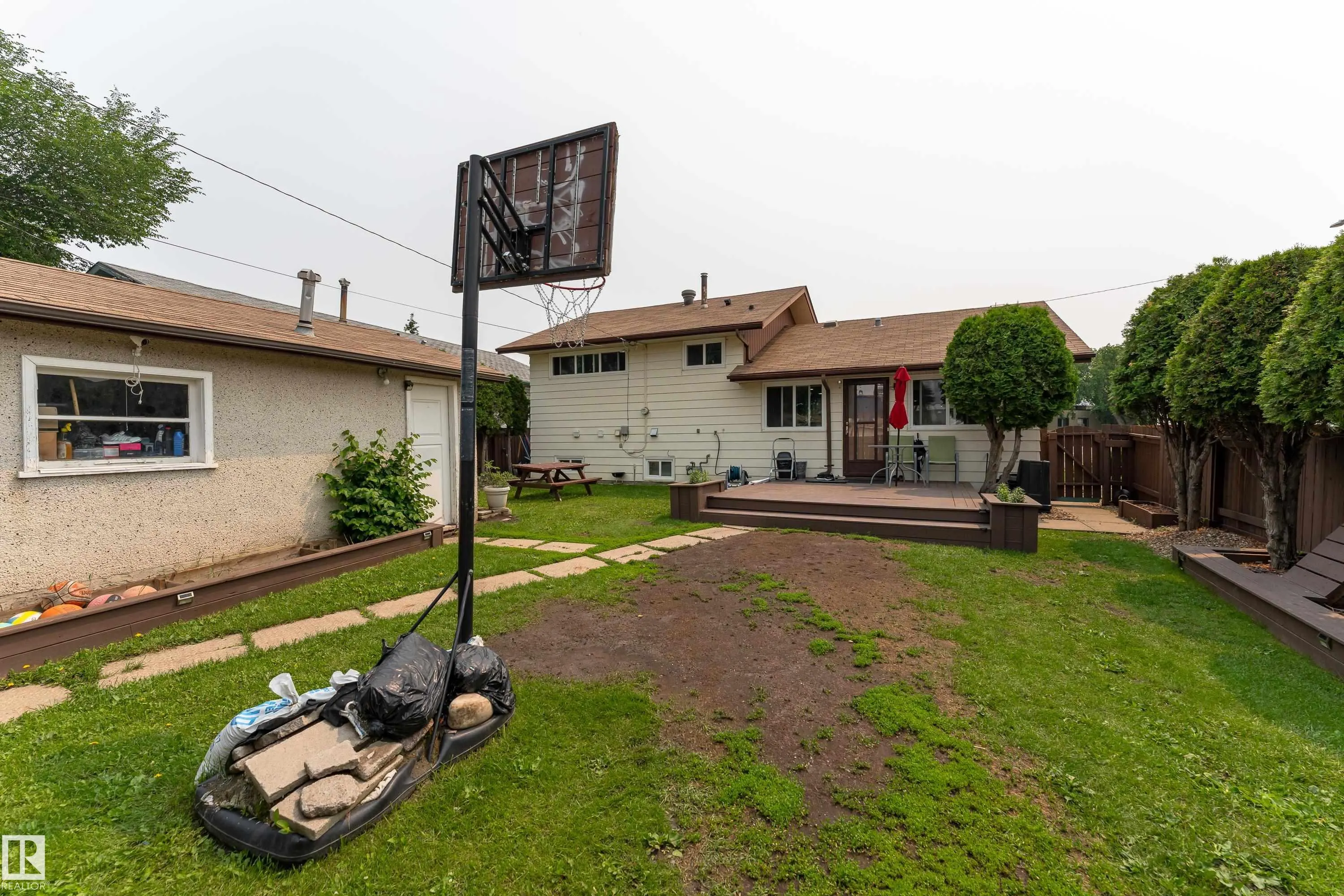 9012 MEADOWLARK Road