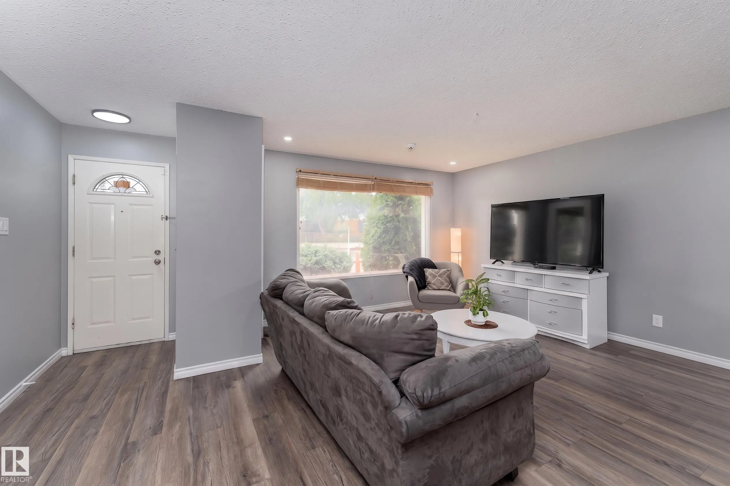9012 MEADOWLARK Road