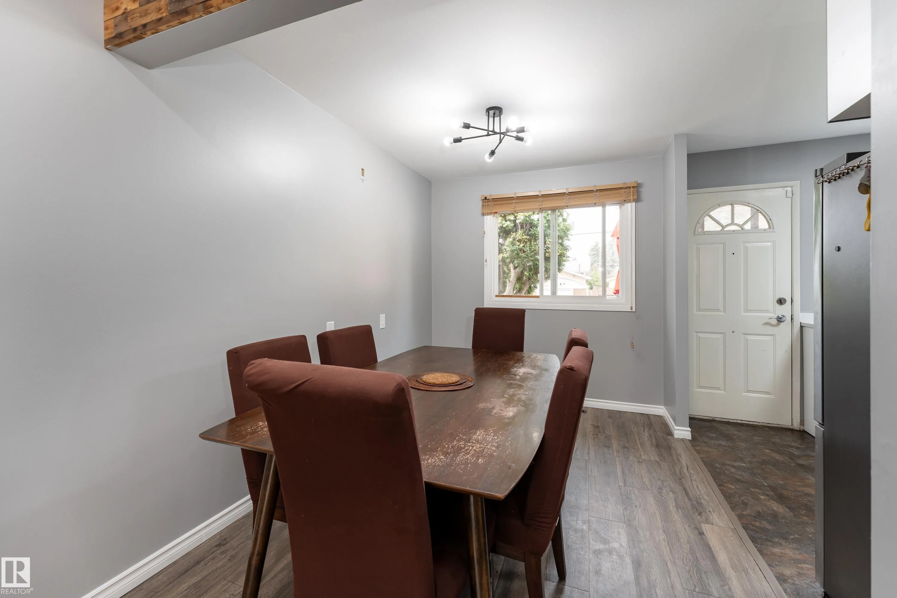 9012 MEADOWLARK Road