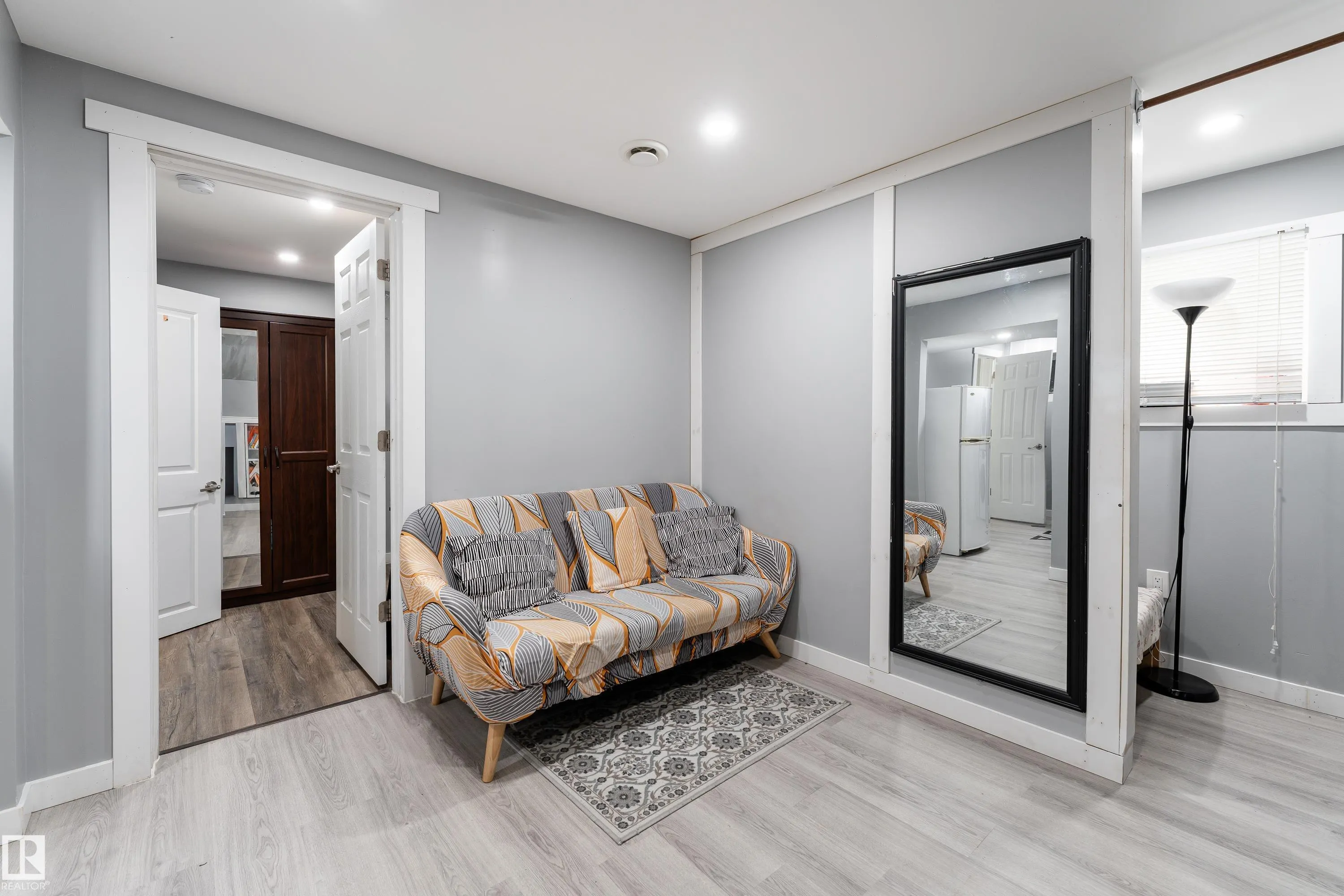 9012 MEADOWLARK Road