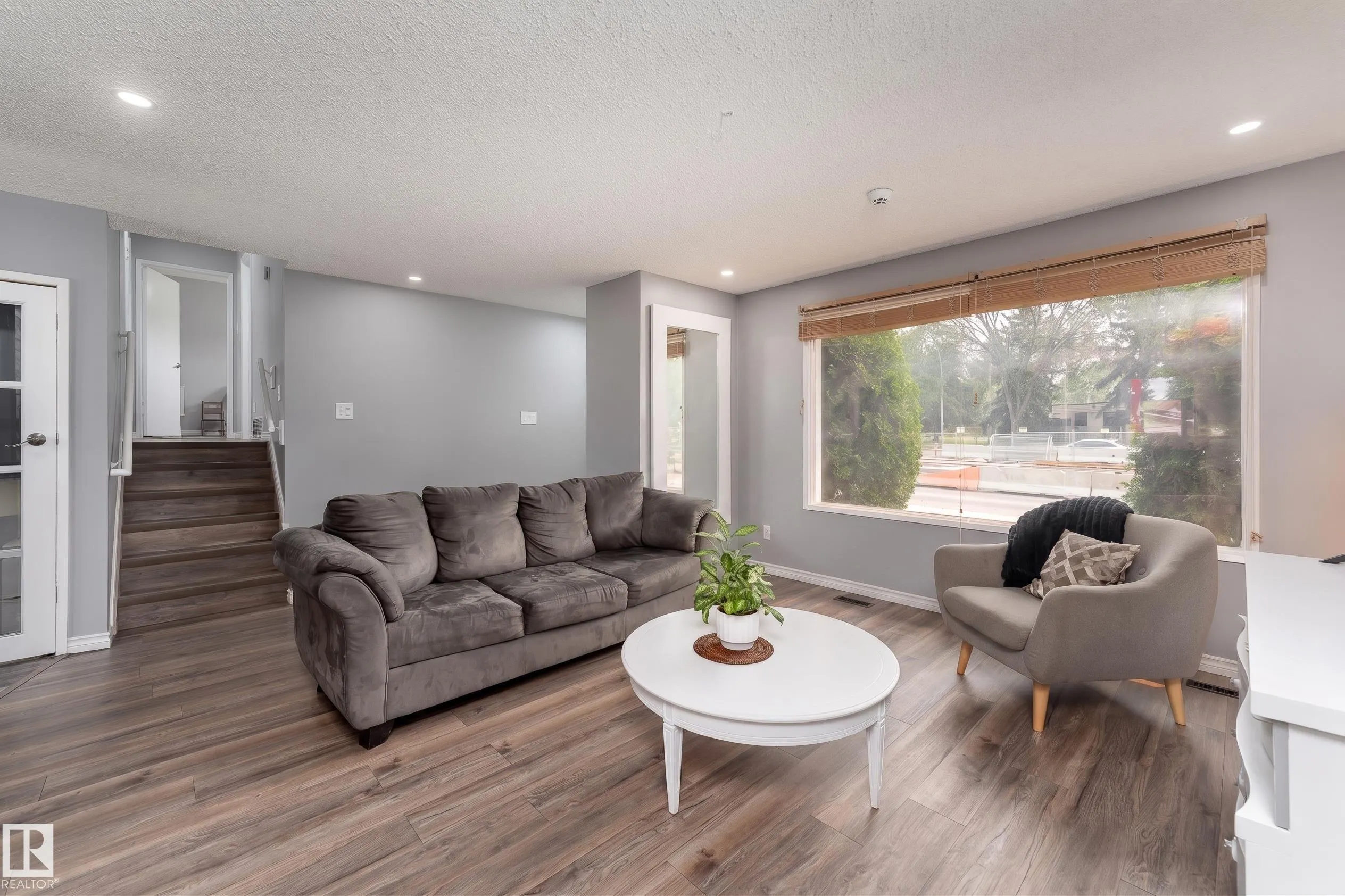 9012 MEADOWLARK Road