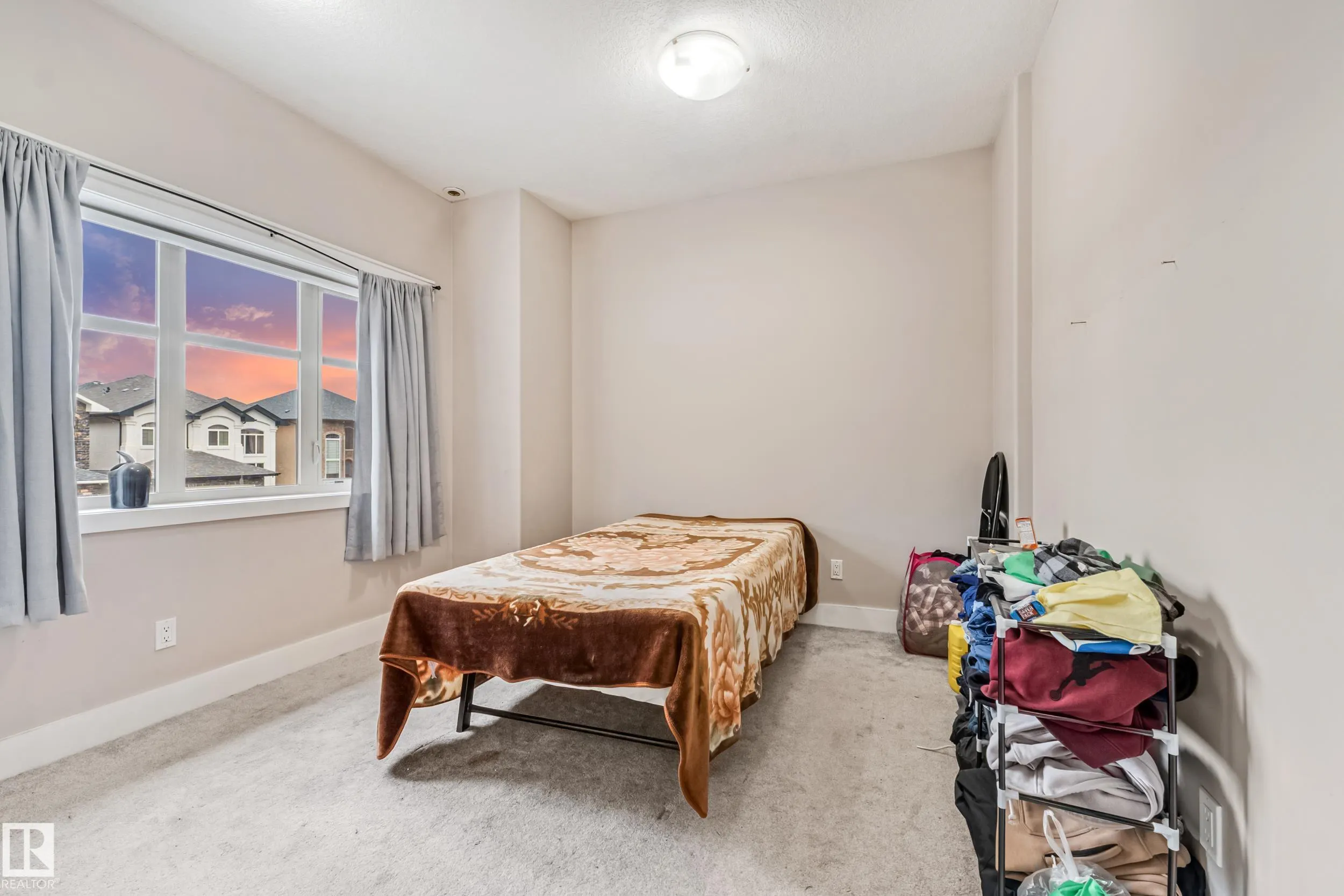 1508 68 Street