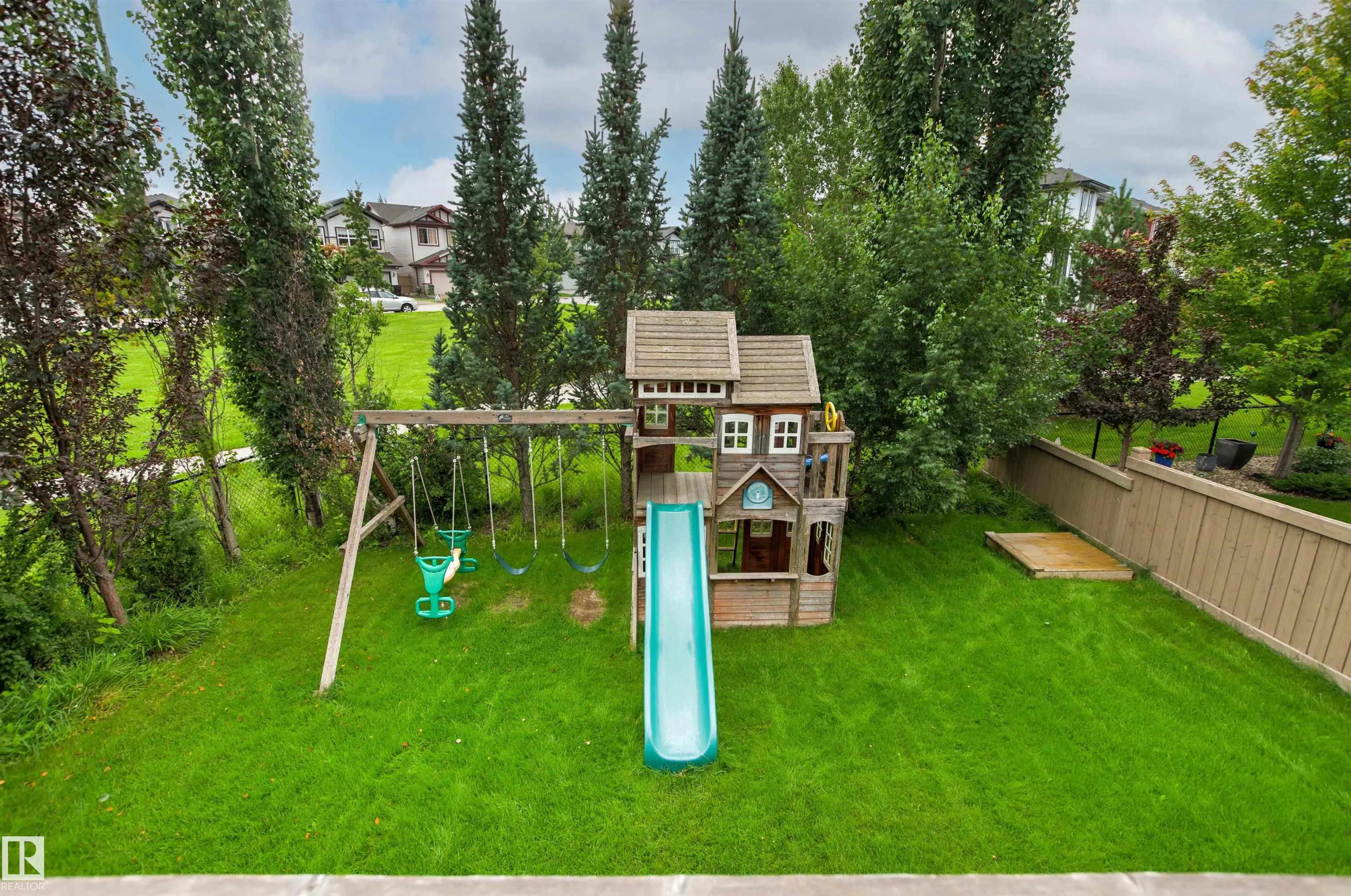 1133 HAYS Drive