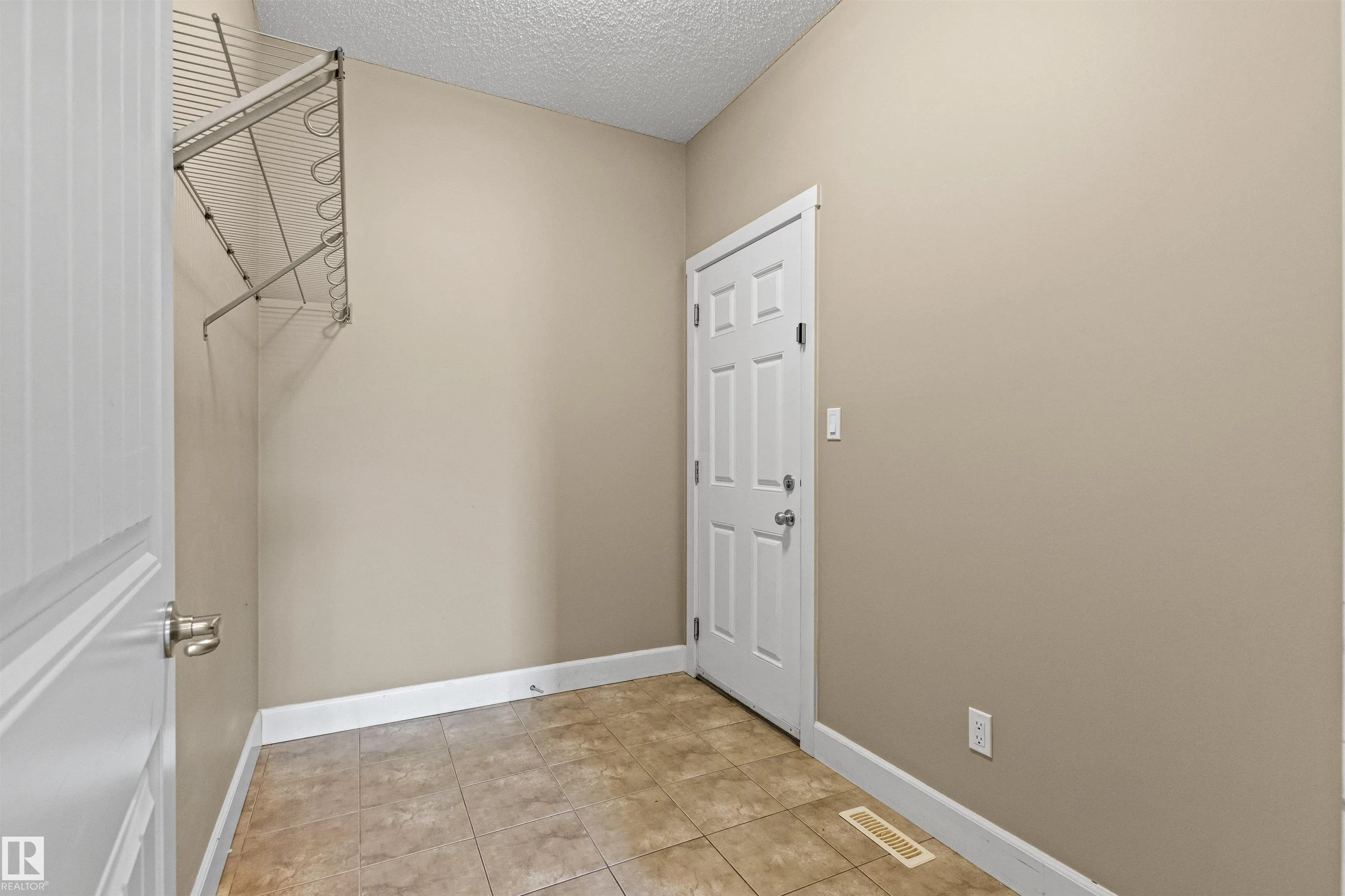 1133 HAYS Drive