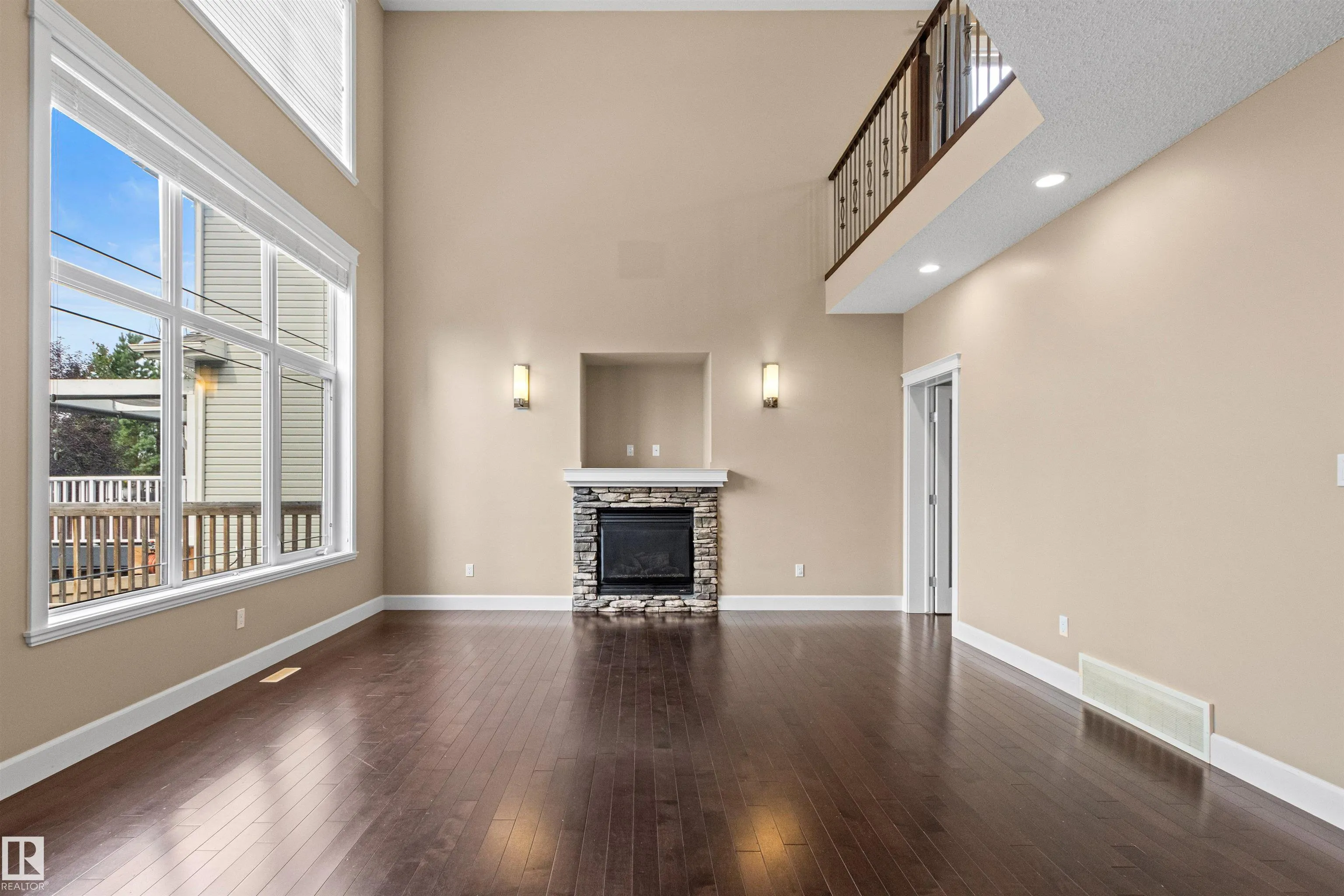1133 HAYS Drive