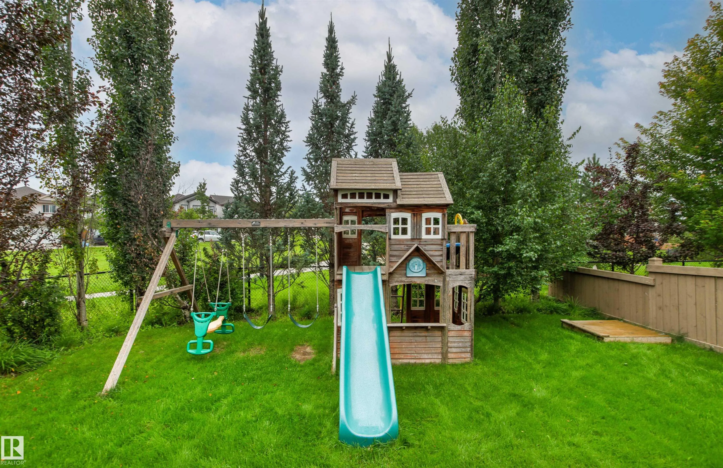 1133 HAYS Drive