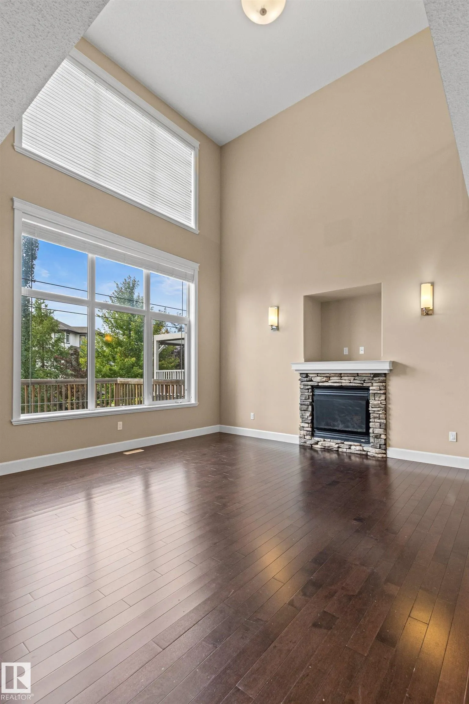 1133 HAYS Drive