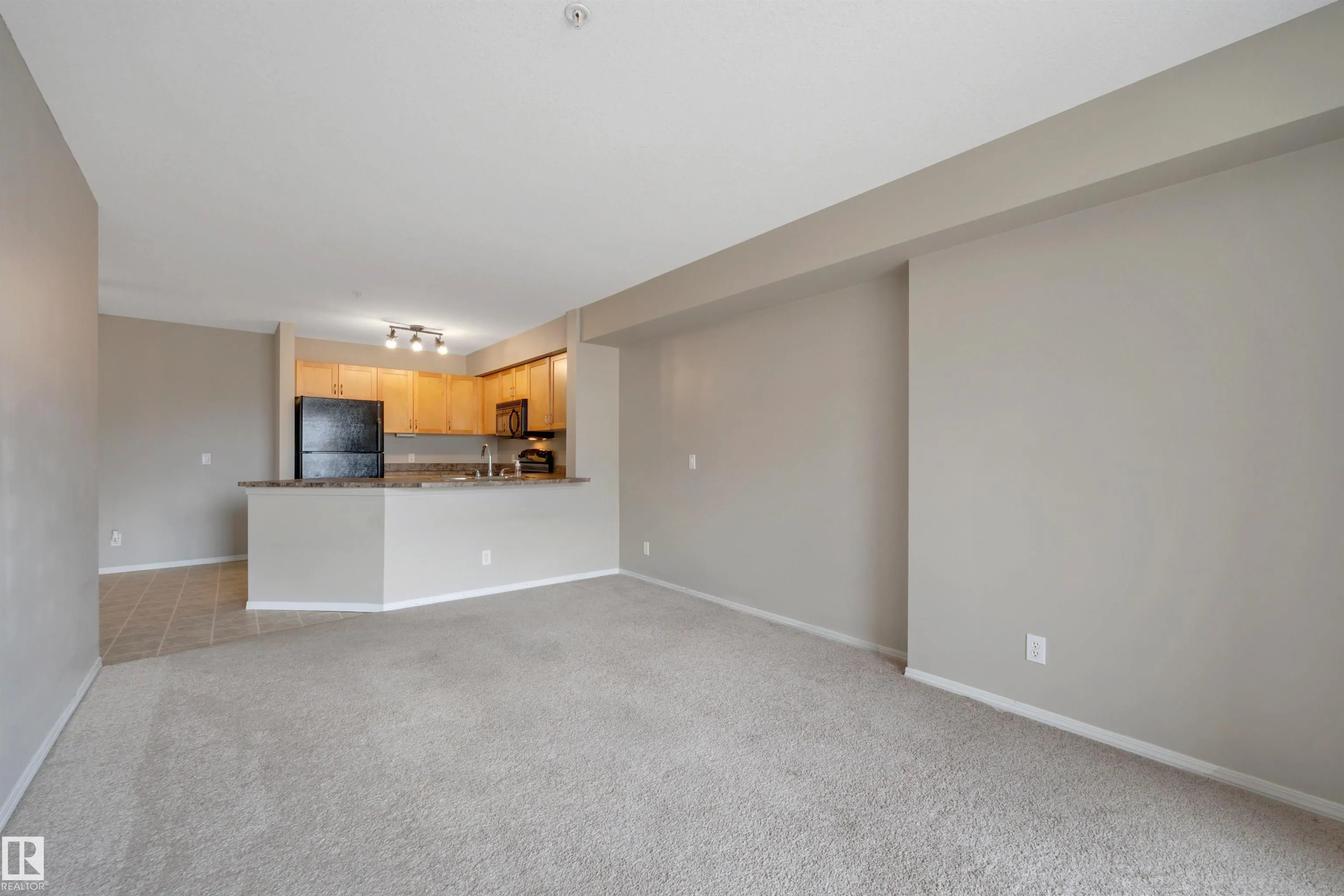 40 Summerwood Boulevard