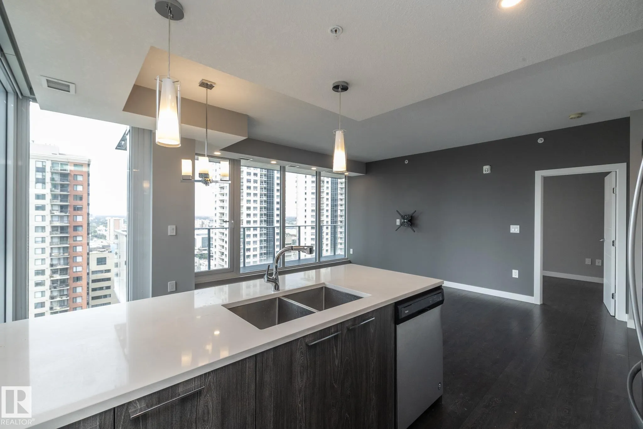 10180 103 Street