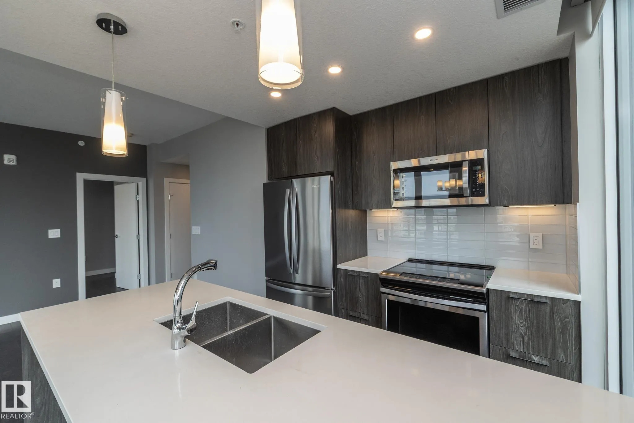 10180 103 Street