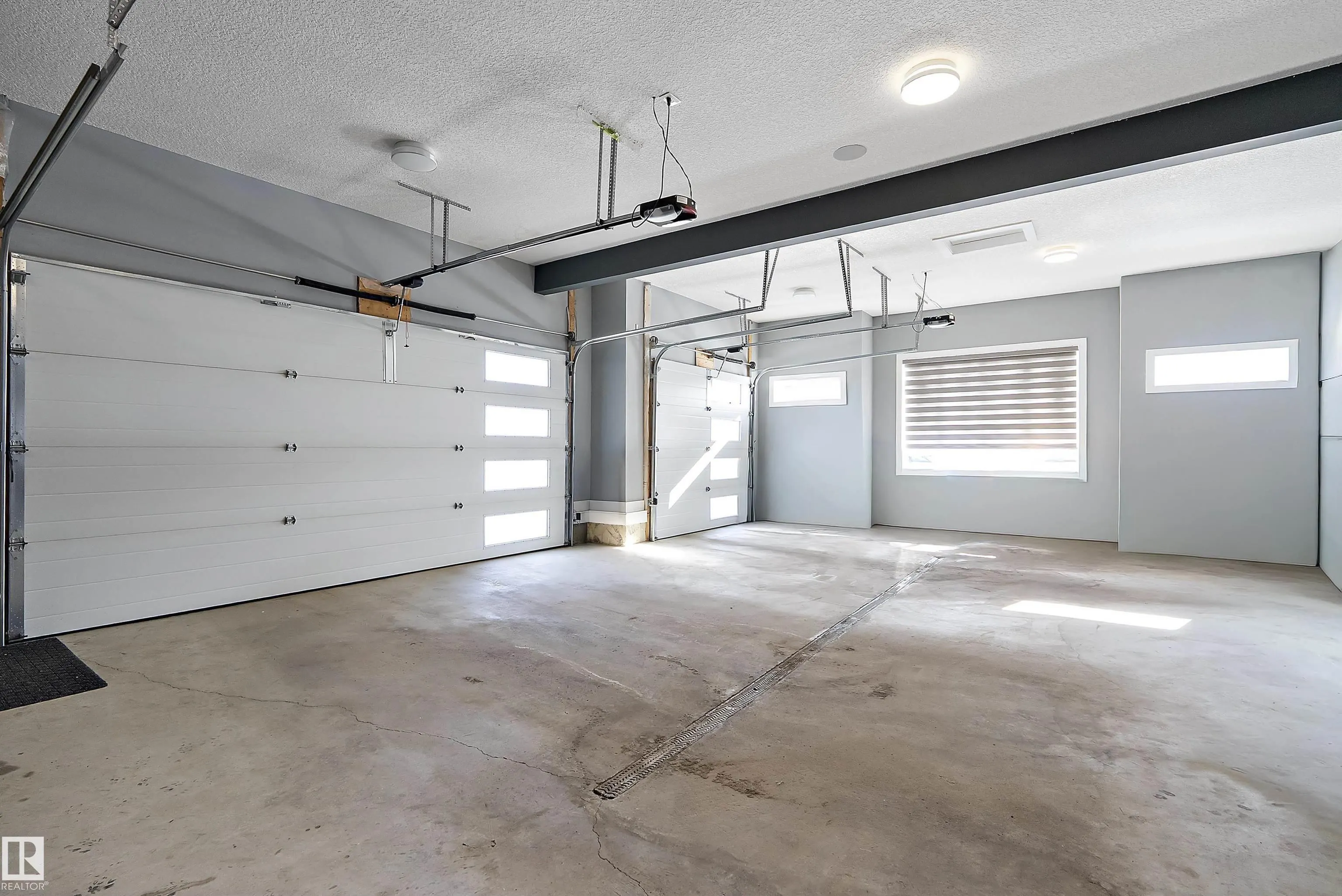 3644 WESTCLIFF Way