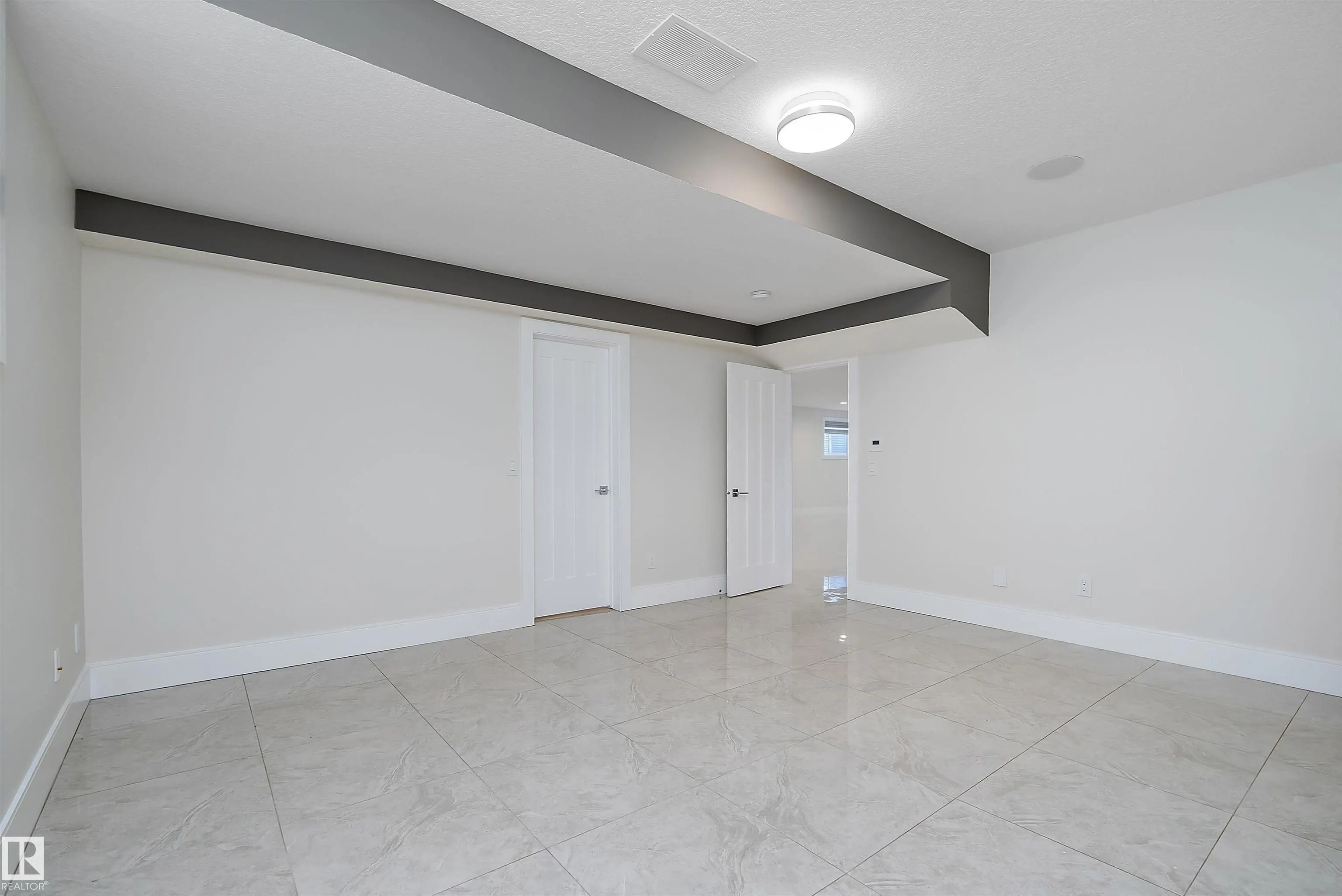 3644 WESTCLIFF Way