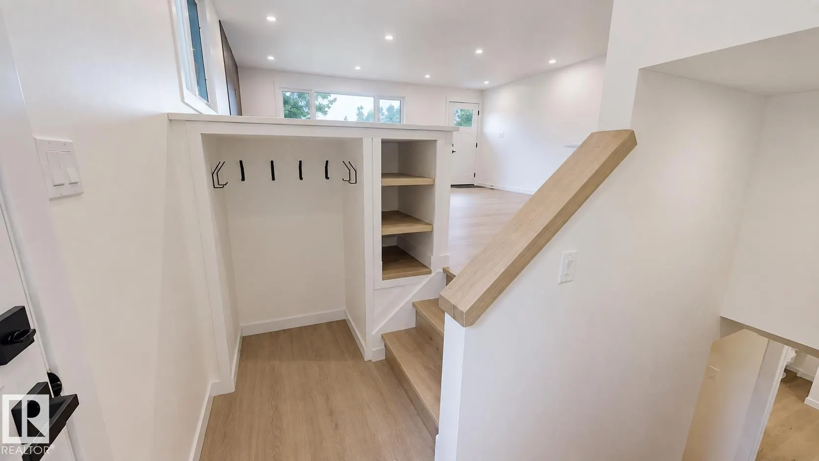 67 Menlo Crescent