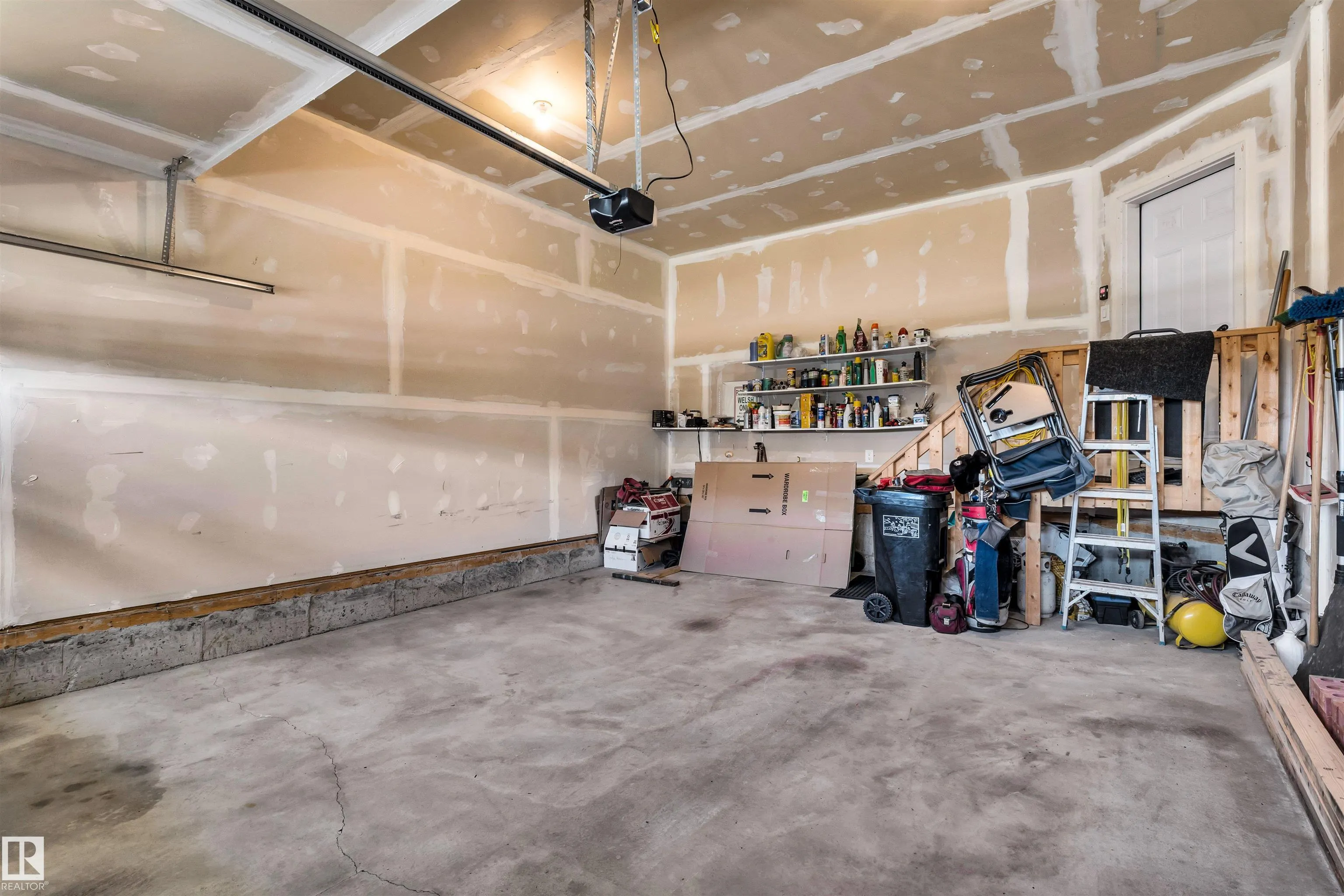 5033 ANDISON Close