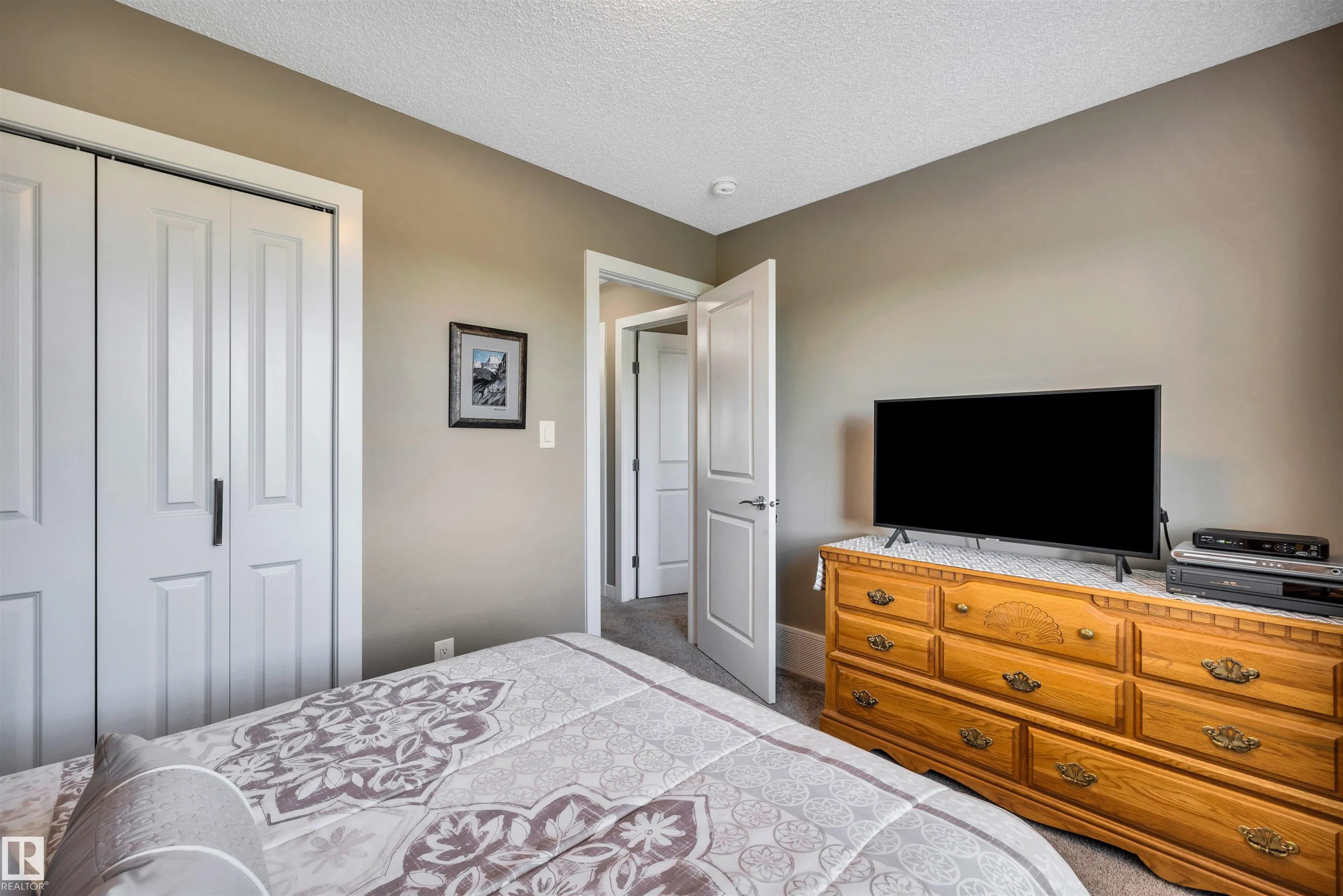 5033 ANDISON Close
