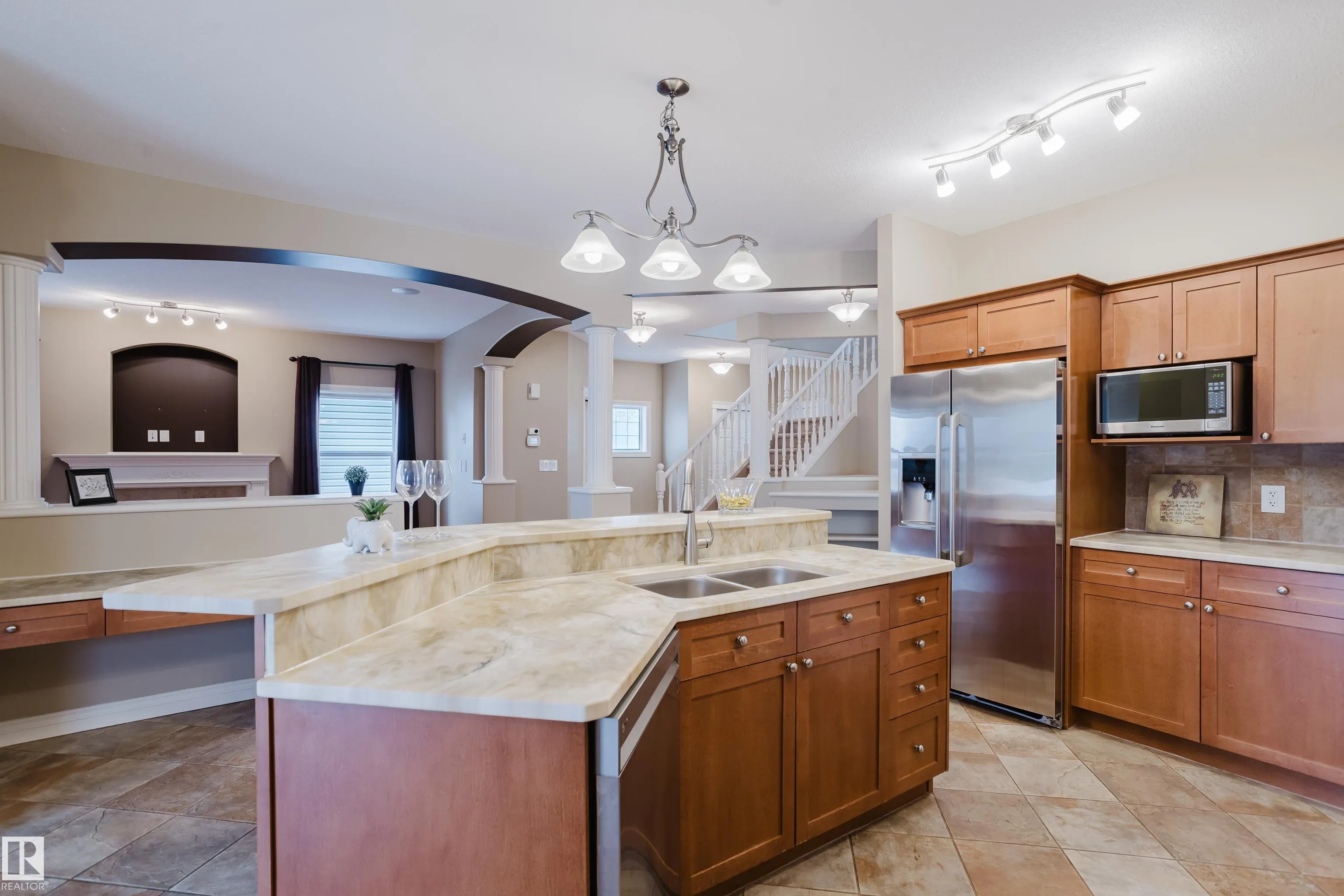652 CRIMSON Drive