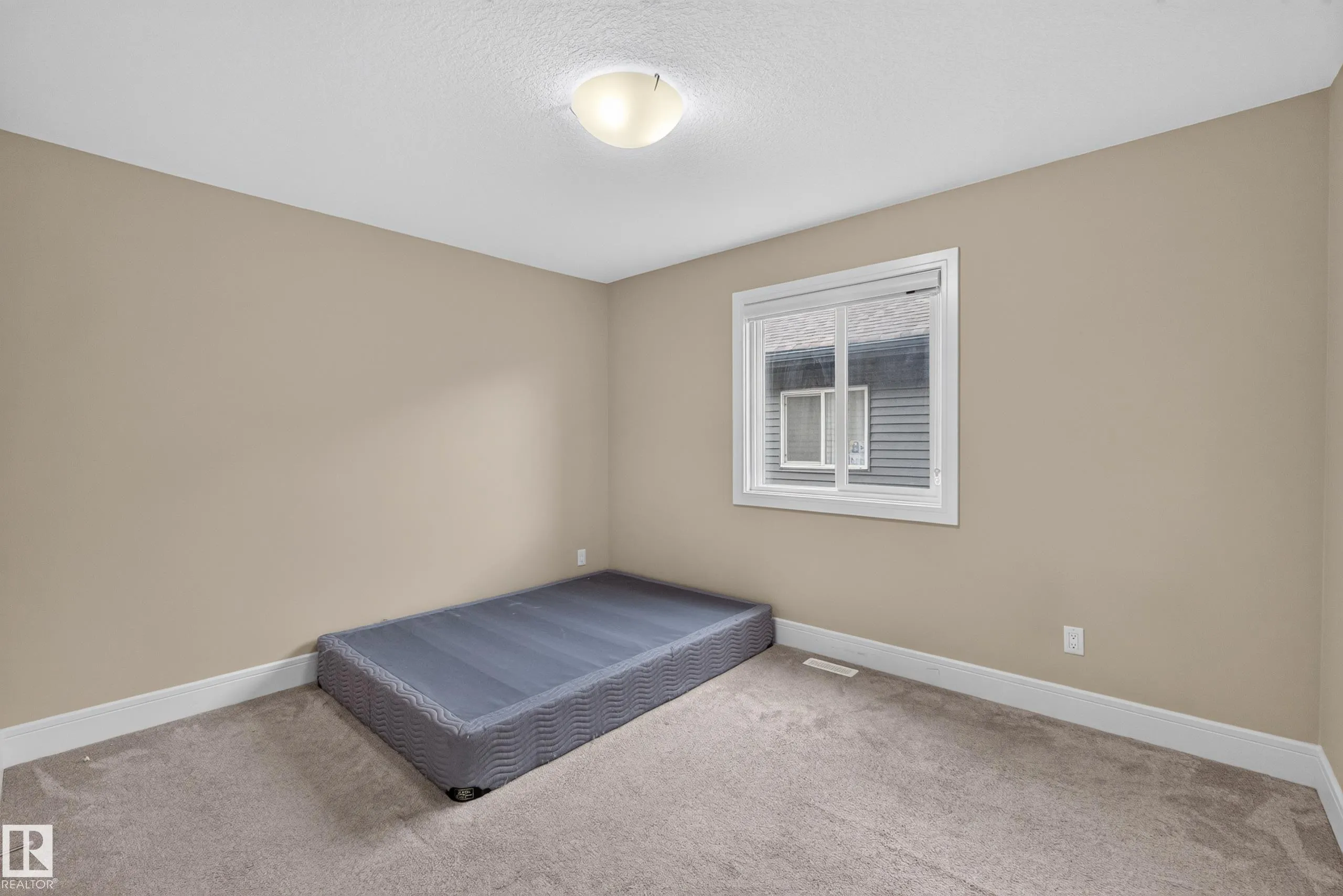 7014 CHIVERS Loop