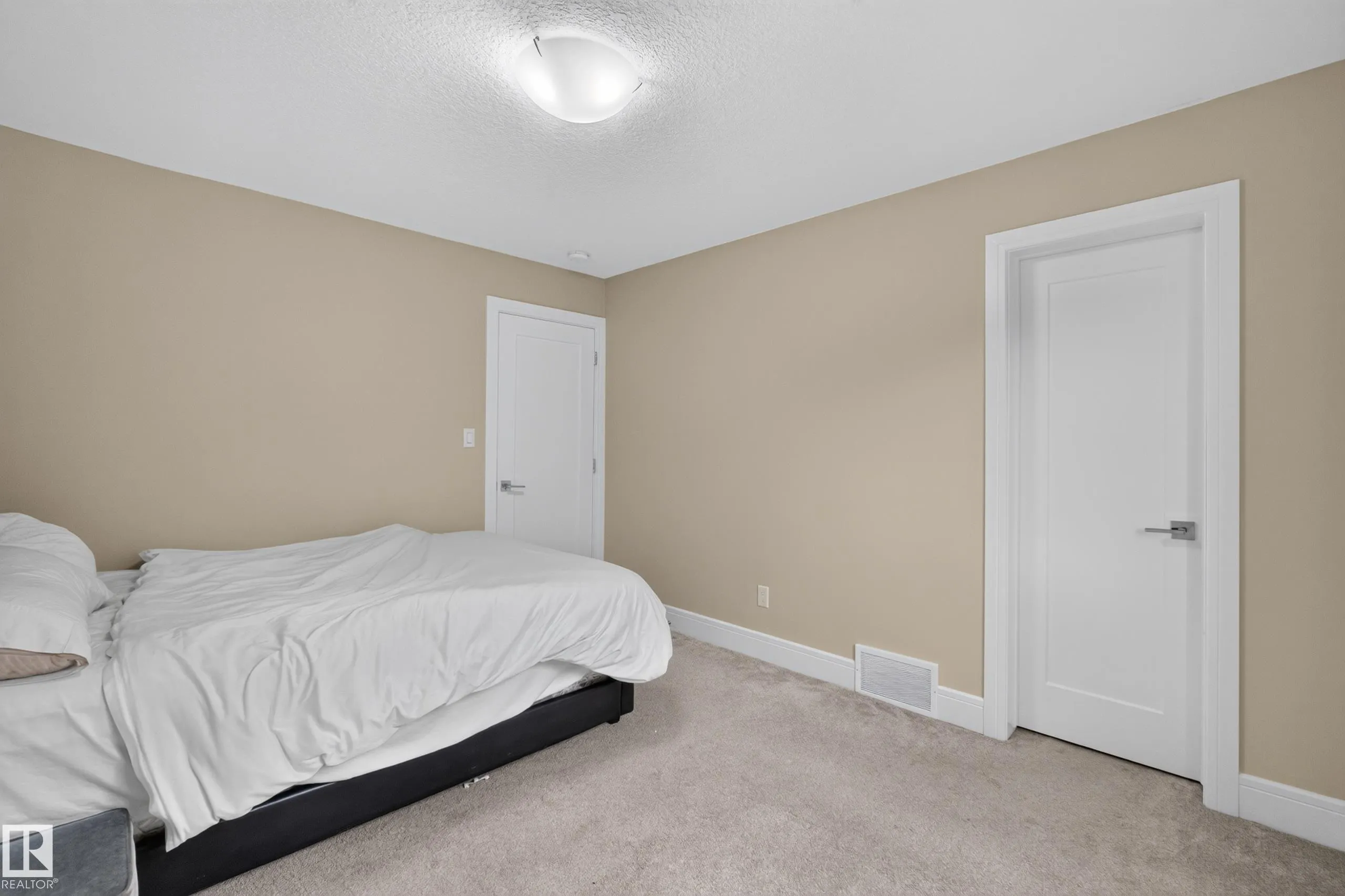 7014 CHIVERS Loop