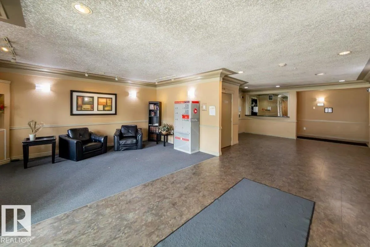 70 WOODSMERE Close