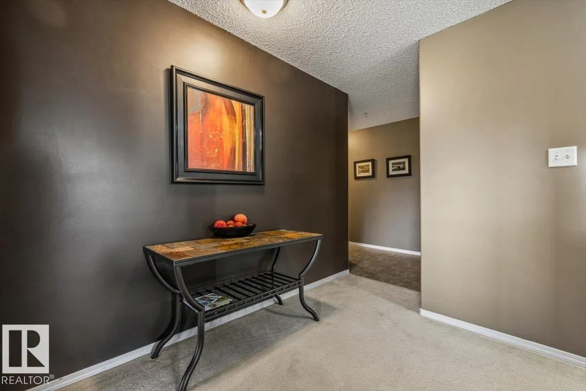 70 WOODSMERE Close
