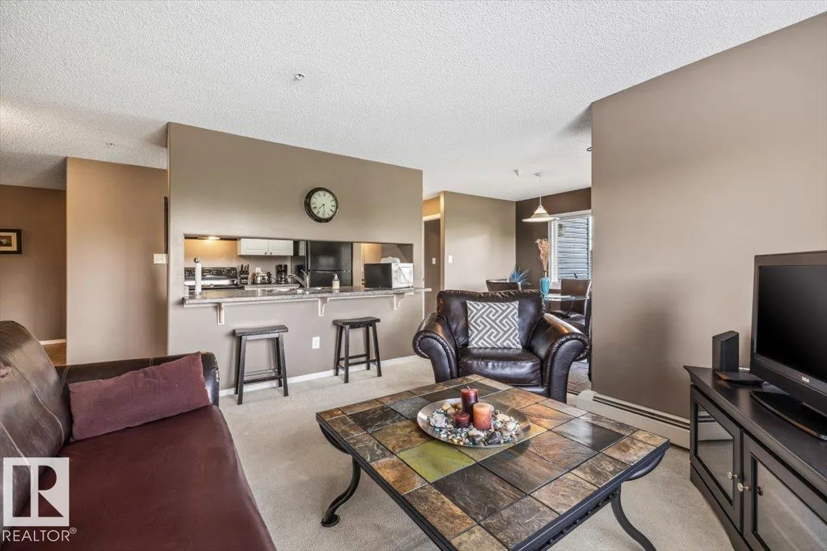 70 WOODSMERE Close