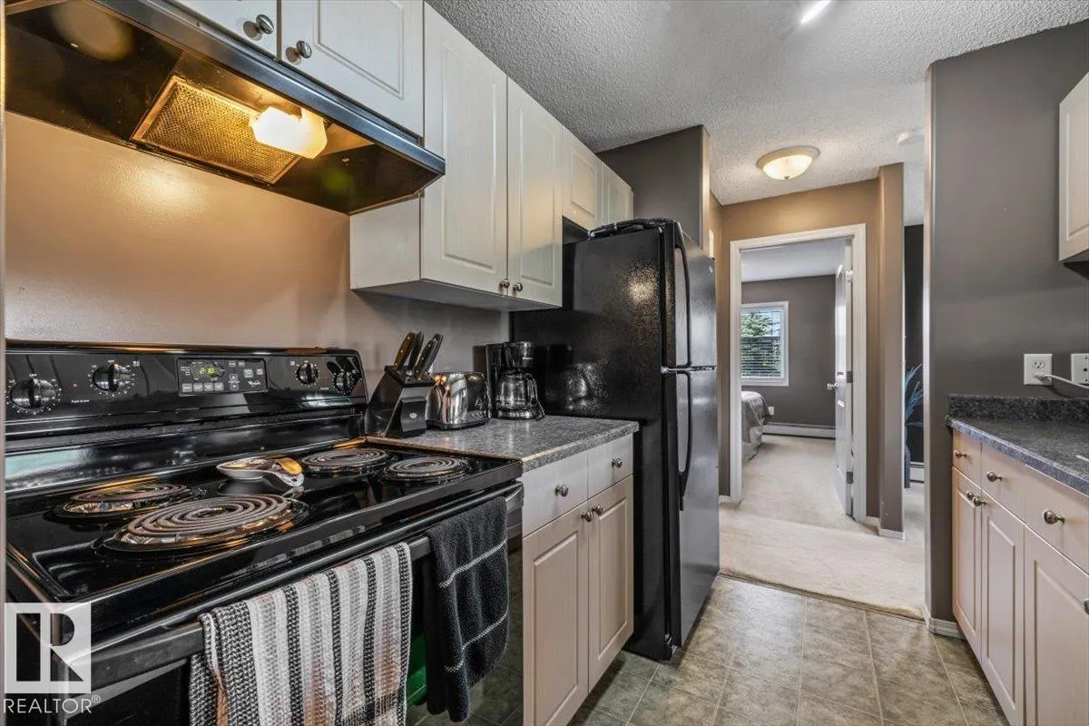 70 WOODSMERE Close