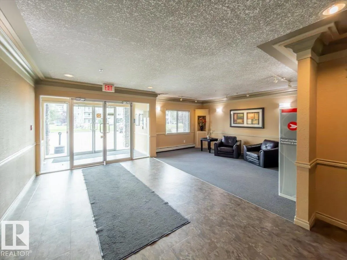 70 WOODSMERE Close
