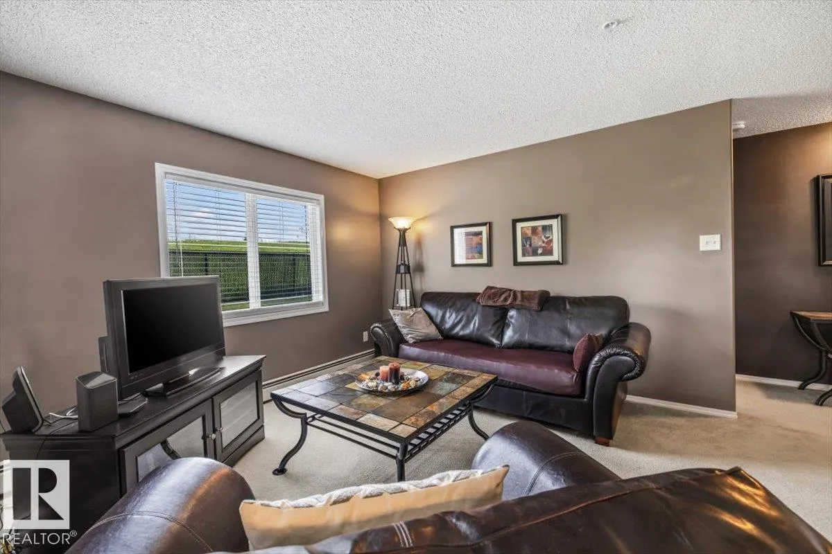 70 WOODSMERE Close