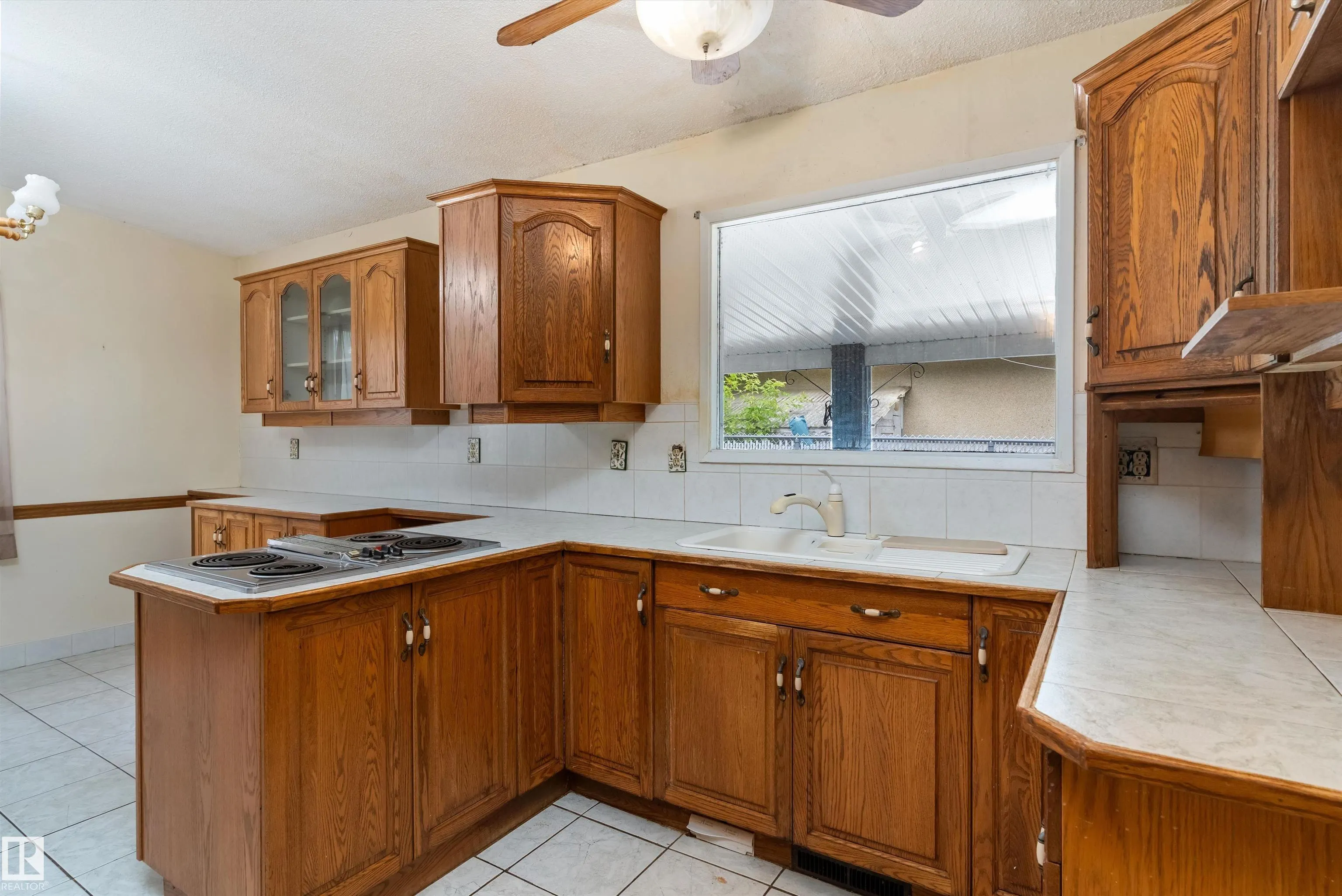 40 CURLEW Crescent