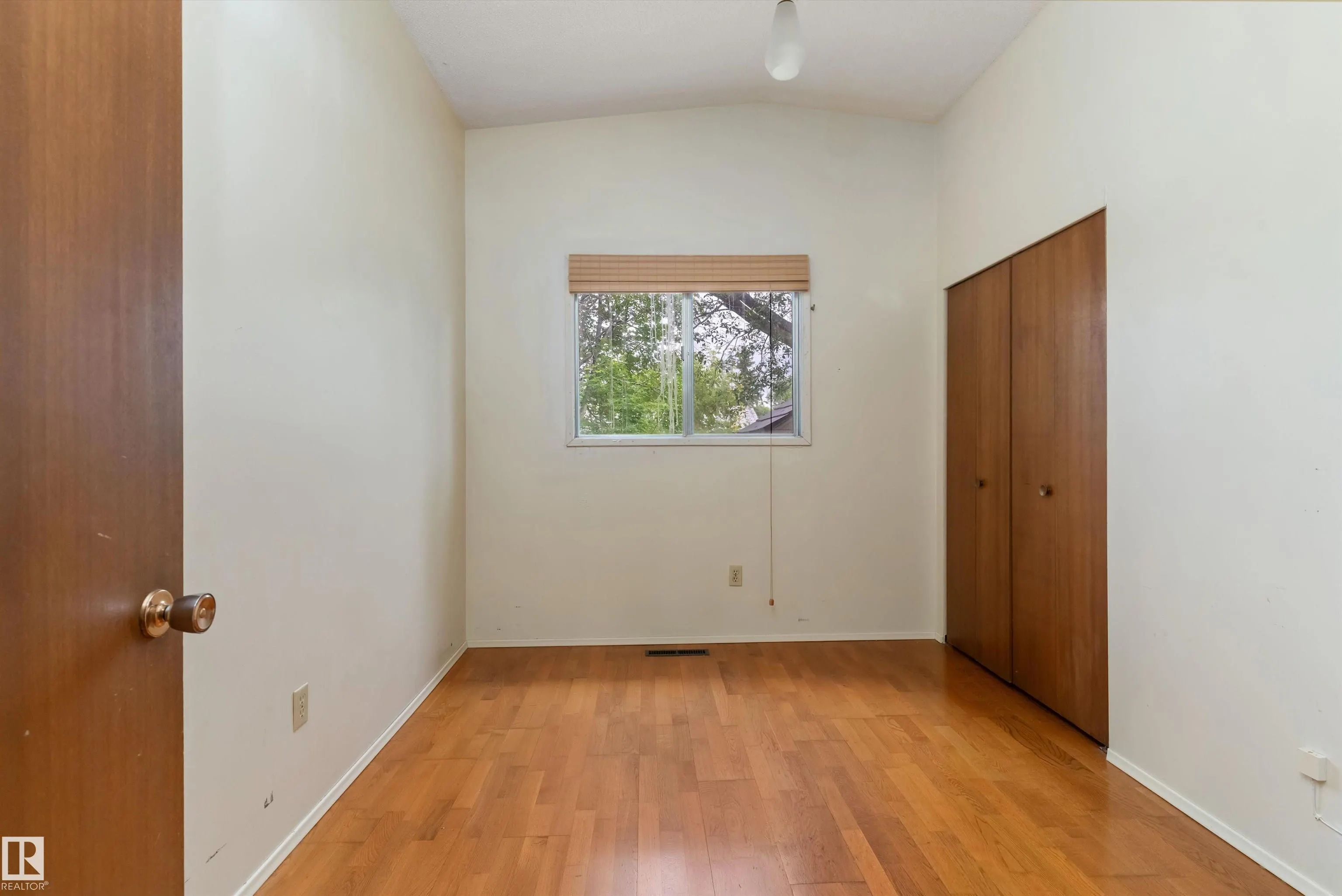 40 CURLEW Crescent