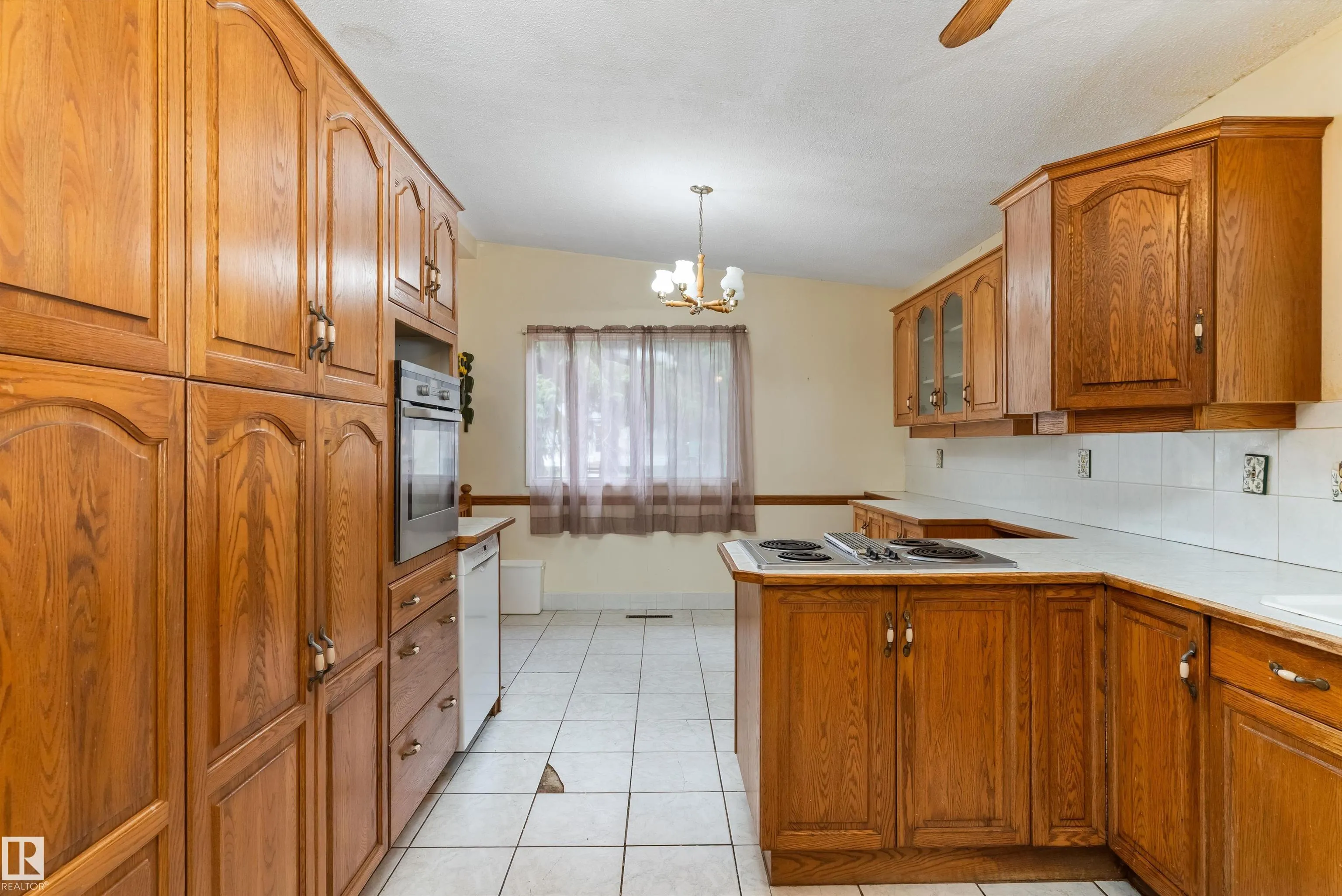 40 CURLEW Crescent
