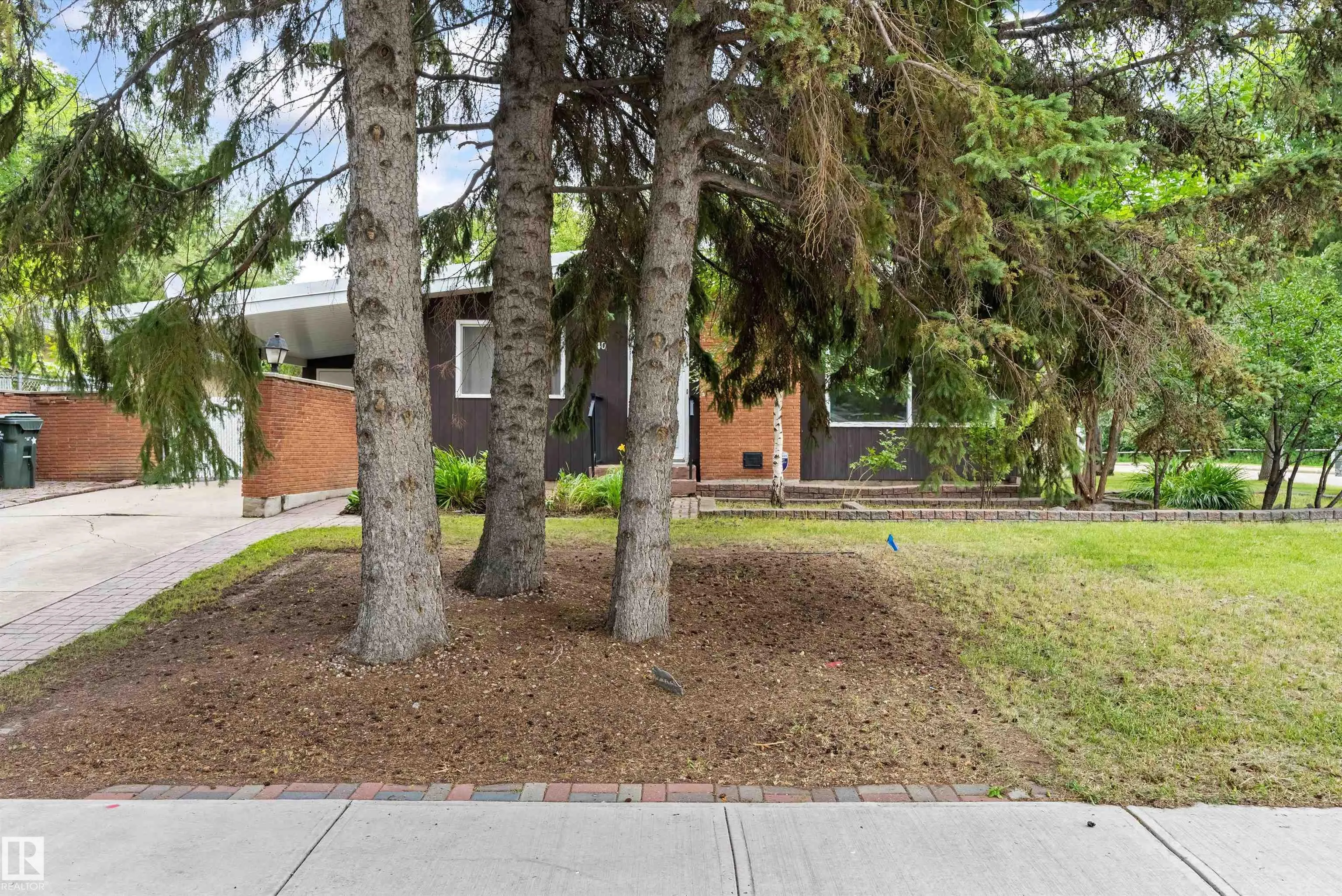 40 CURLEW Crescent