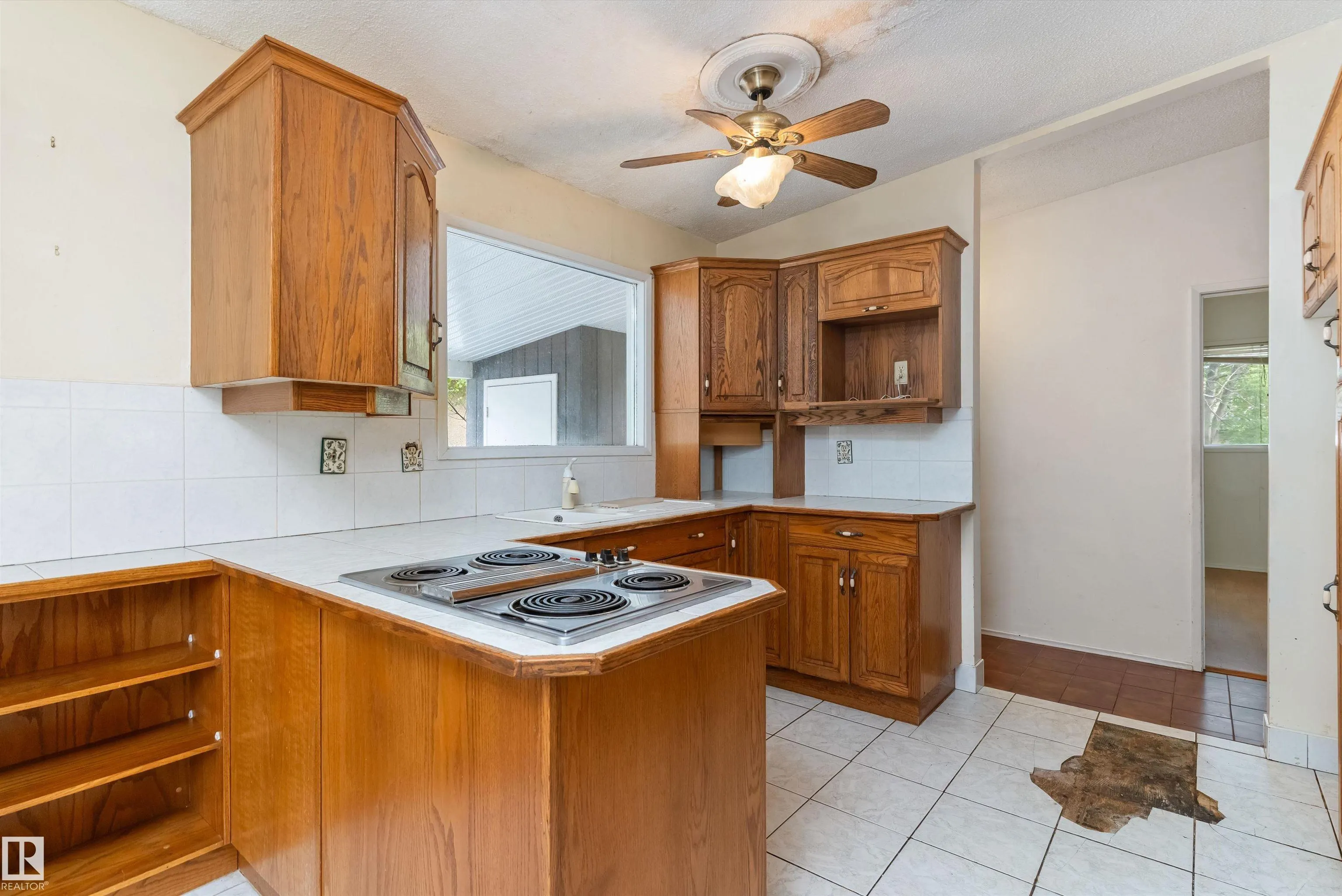 40 CURLEW Crescent
