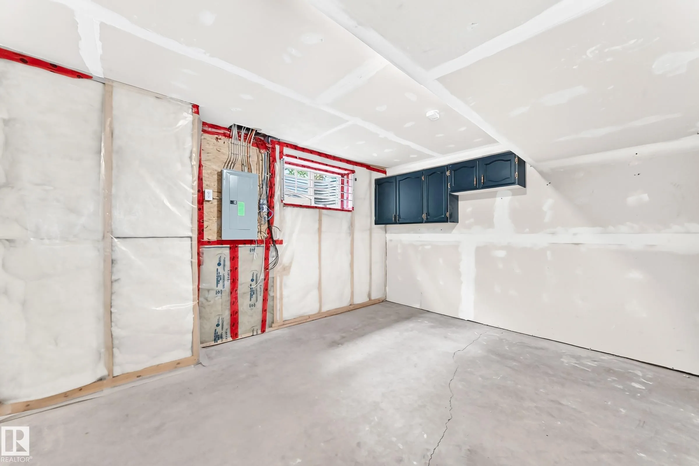 11 CLOVER BAR Lane