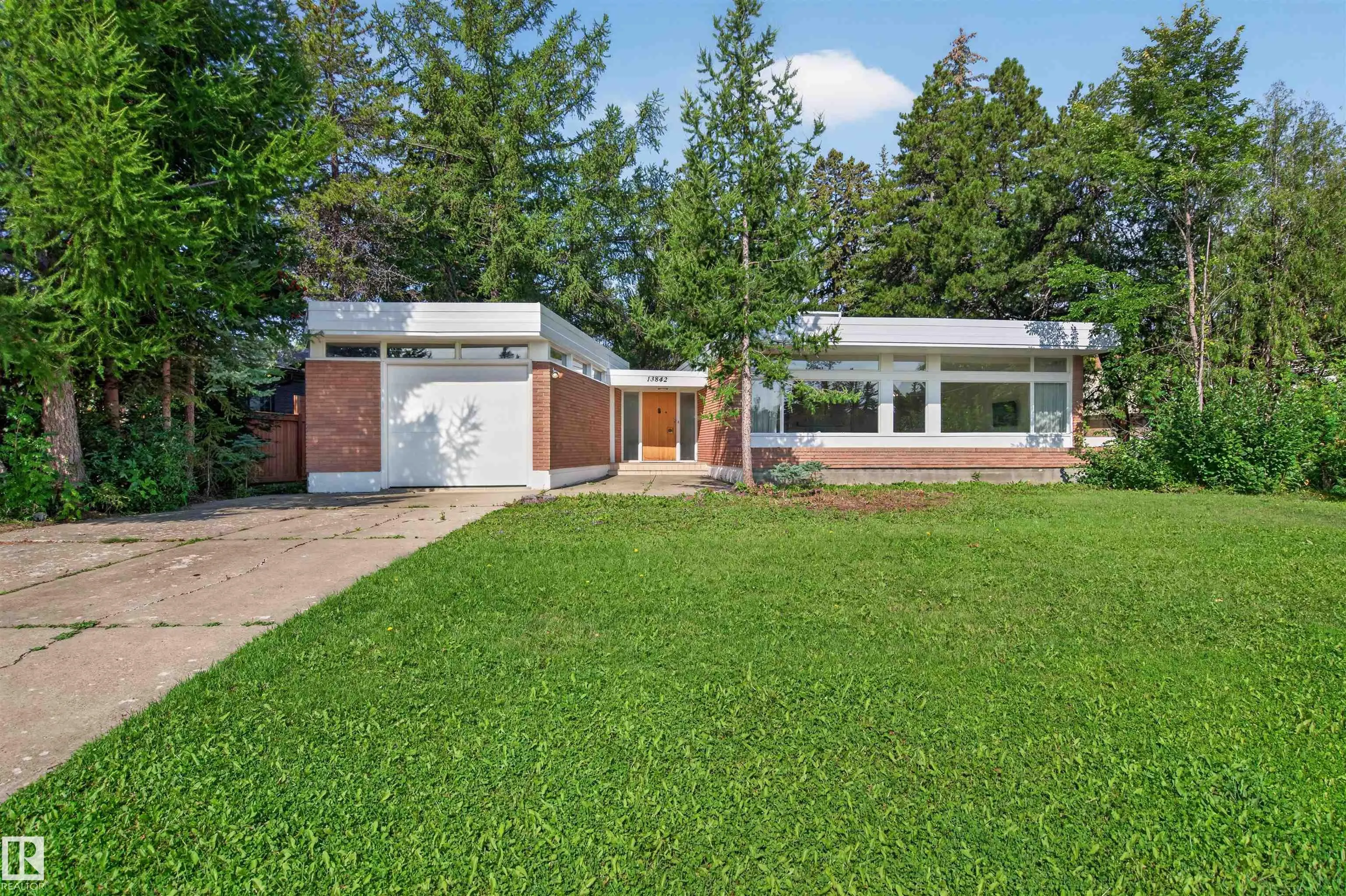 13842 RAVINE Drive